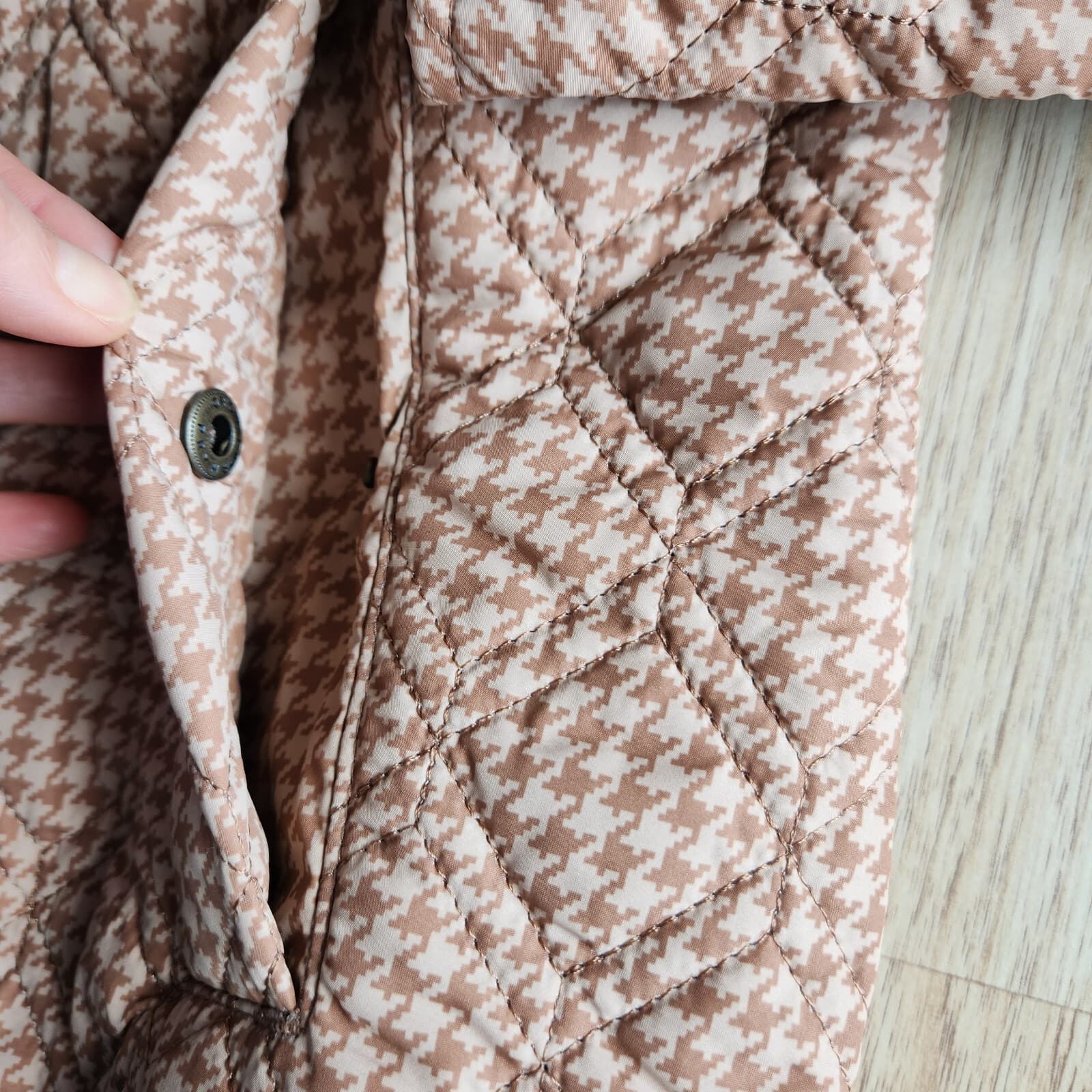Lands' End Houndstooth Insulated Quilted Barn Jacket Button Mock Neck Tan Sz.XL - Thumbnail 8