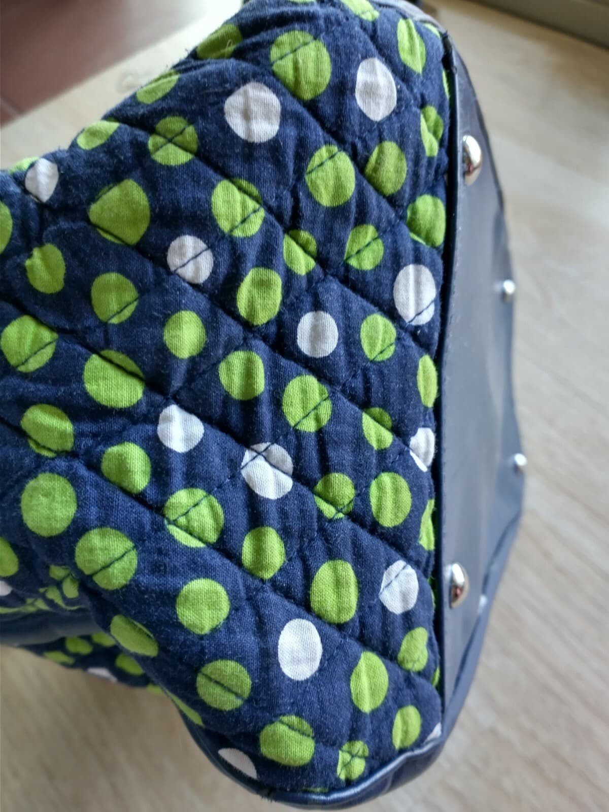 Vera Bradley Trimmed Trapeze Tote Bag Lucky Dots Multicolor Zip-Closure Pockets - Thumbnail 4