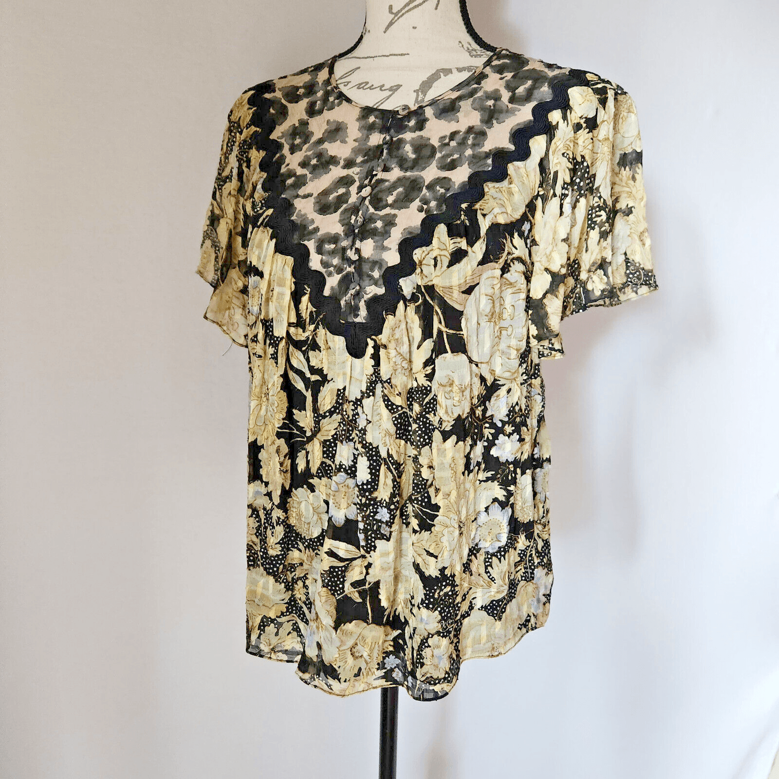 Rebecca Taylor Silk Blend Floral Semi Sheer Chiffon Top Short Sleeve Beige Sz.8 - Thumbnail 2