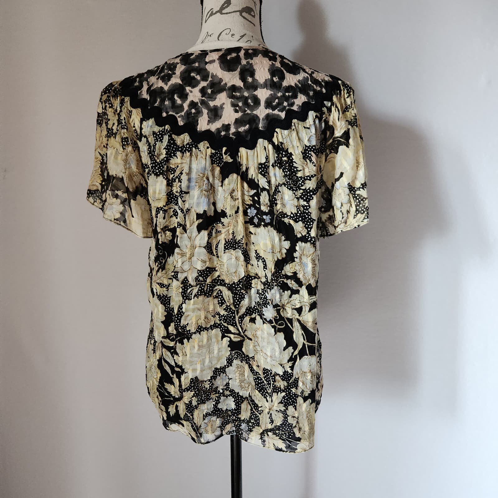 Rebecca Taylor Silk Blend Floral Semi Sheer Chiffon Top Short Sleeve Beige Sz.8 - Thumbnail 4
