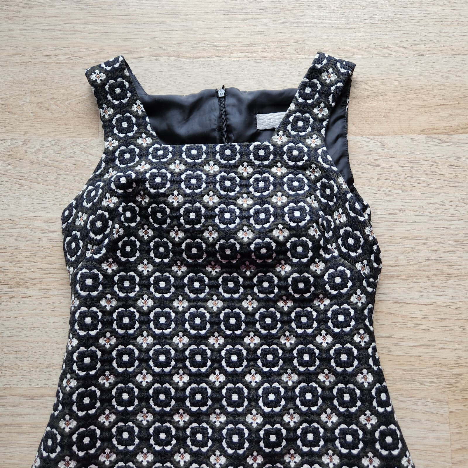 RELATED Jacquard Floral Mini Dress Square Neck Zip Lined Black White Gold Sz.2 - Thumbnail 5