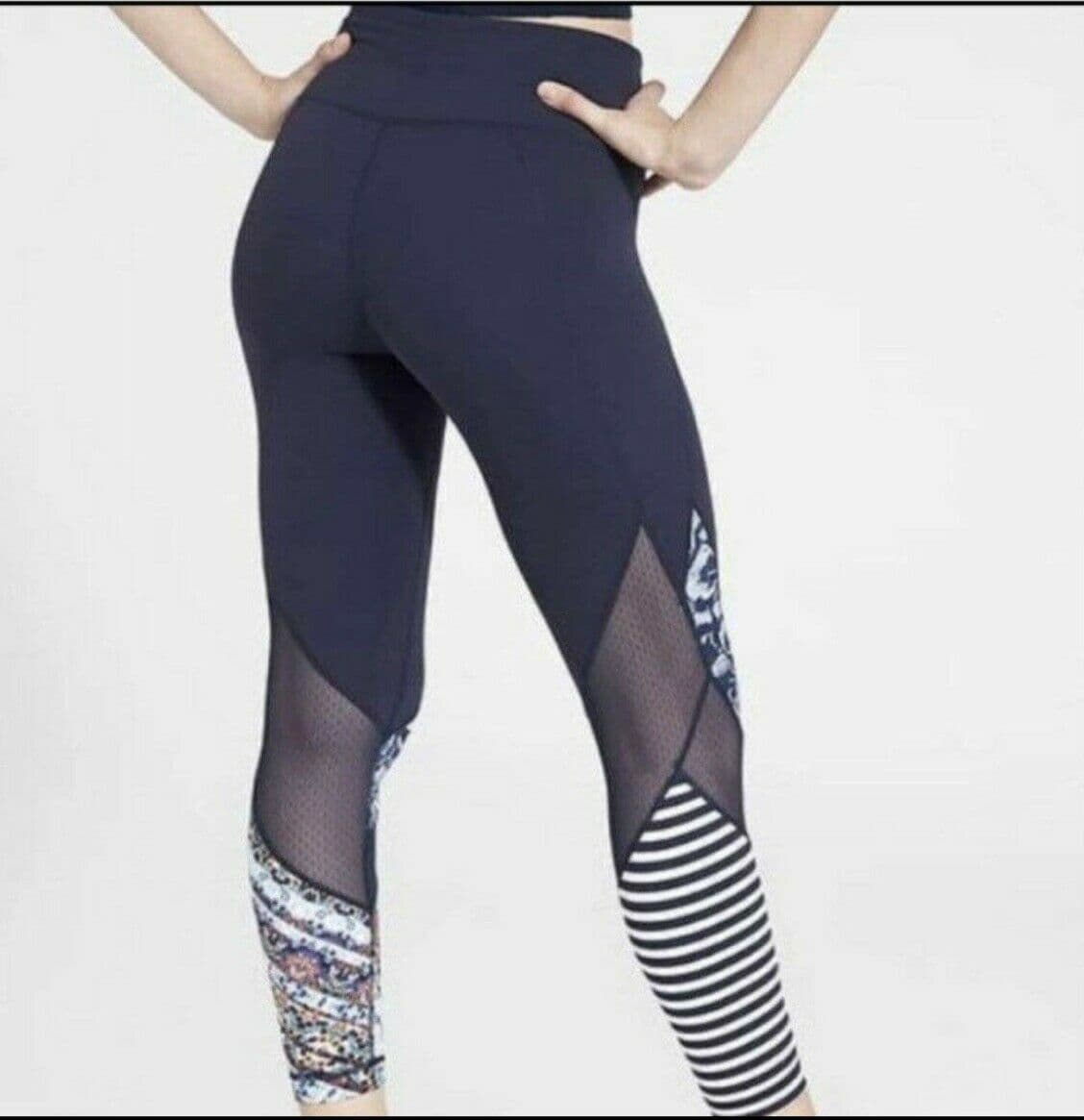 Athleta Salutation 7/8 Tight Activewear Pants Pocket Mix Printed Navy Women Sz.M - Thumbnail 5
