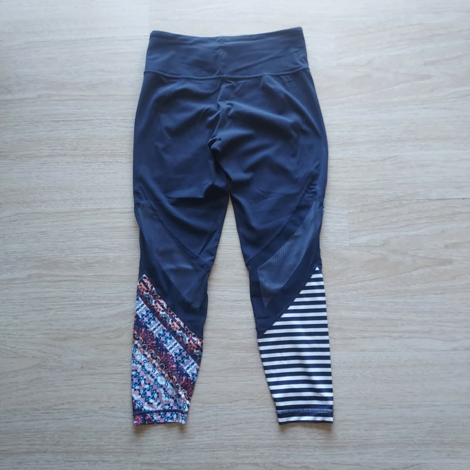 Athleta Salutation 7/8 Tight Activewear Pants Pocket Mix Printed Navy Women Sz.M - Thumbnail 6