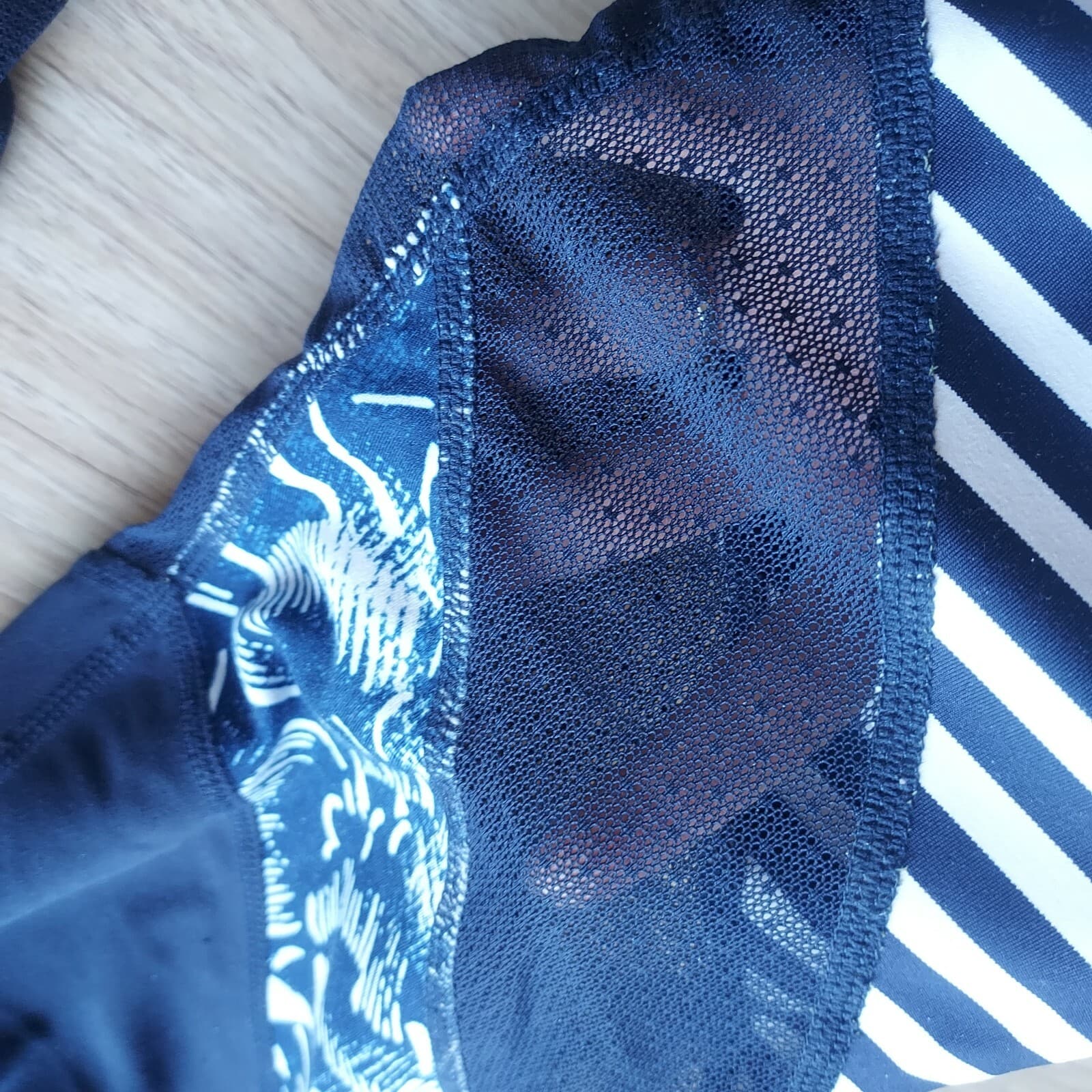 Athleta Salutation 7/8 Tight Activewear Pants Pocket Mix Printed Navy Women Sz.M - Thumbnail 8