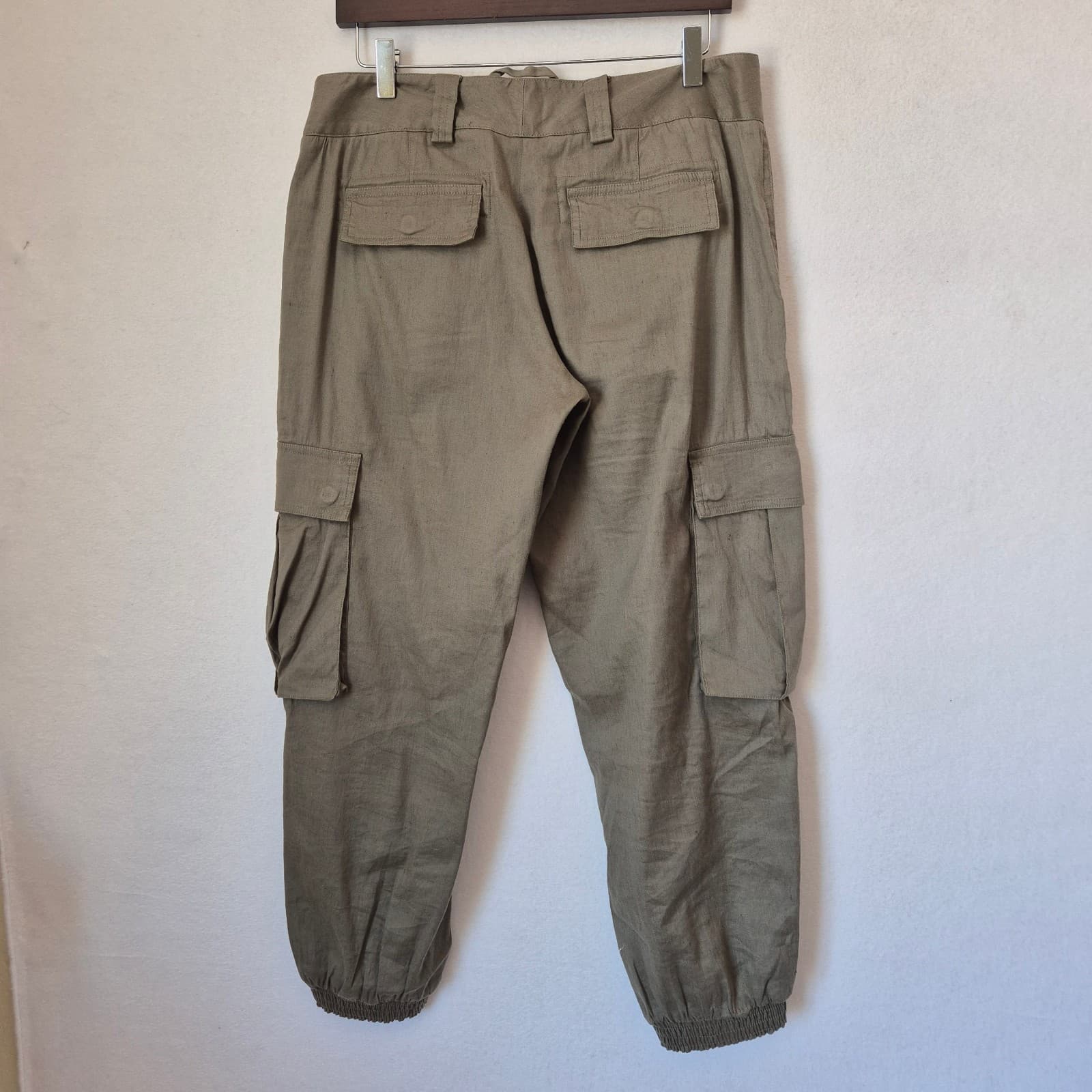 Alice & Olivia Base Linen Blend Cargo Tapered Cropped Pants Relaxed Green Sz.8 - Thumbnail 7