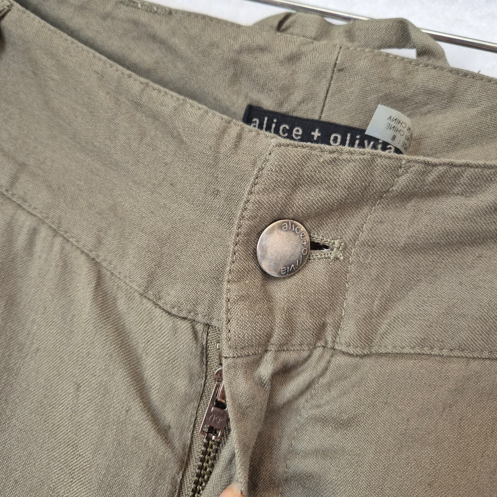 Alice & Olivia Base Linen Blend Cargo Tapered Cropped Pants Relaxed Green Sz.8 - Thumbnail 6