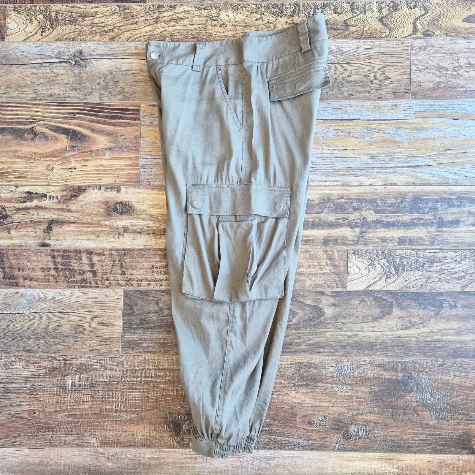 Alice & Olivia Base Linen Blend Cargo Tapered Cropped Pants Relaxed Green Sz.8 - Thumbnail 3