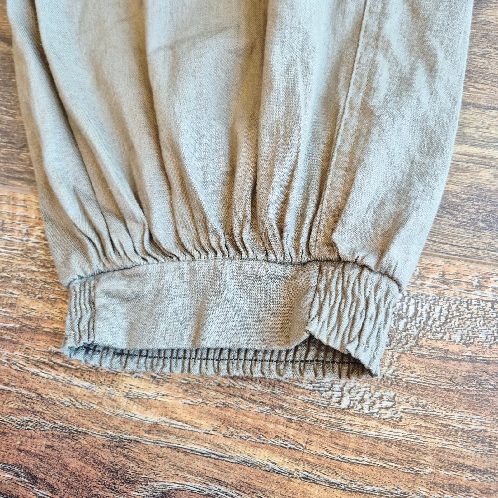 Alice & Olivia Base Linen Blend Cargo Tapered Cropped Pants Relaxed Green Sz.8 - Thumbnail 8