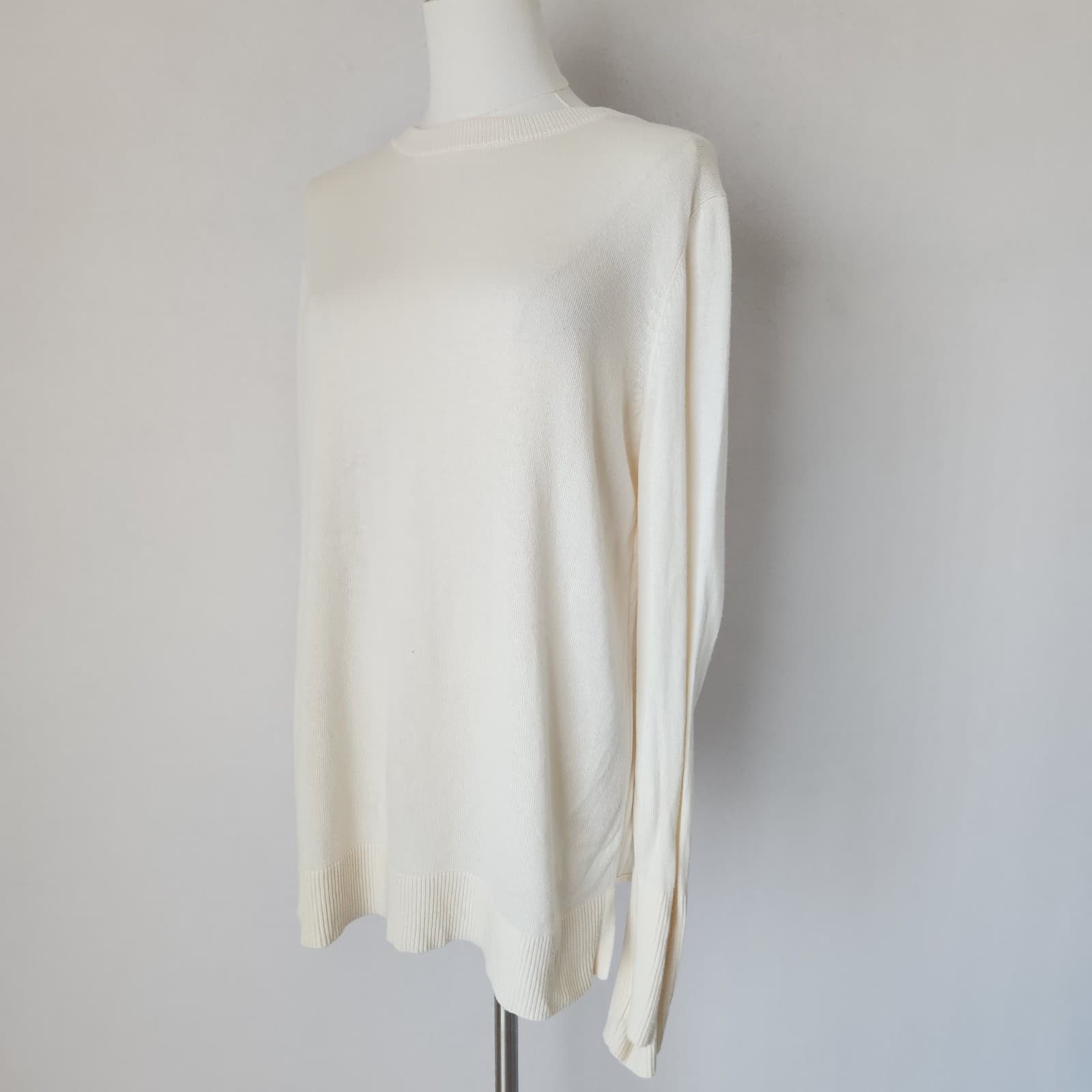 Lululemon Still At Ease Cashmere Blend Sweater Angel Wings Back Yoga Ivory Sz.6 - Thumbnail 3