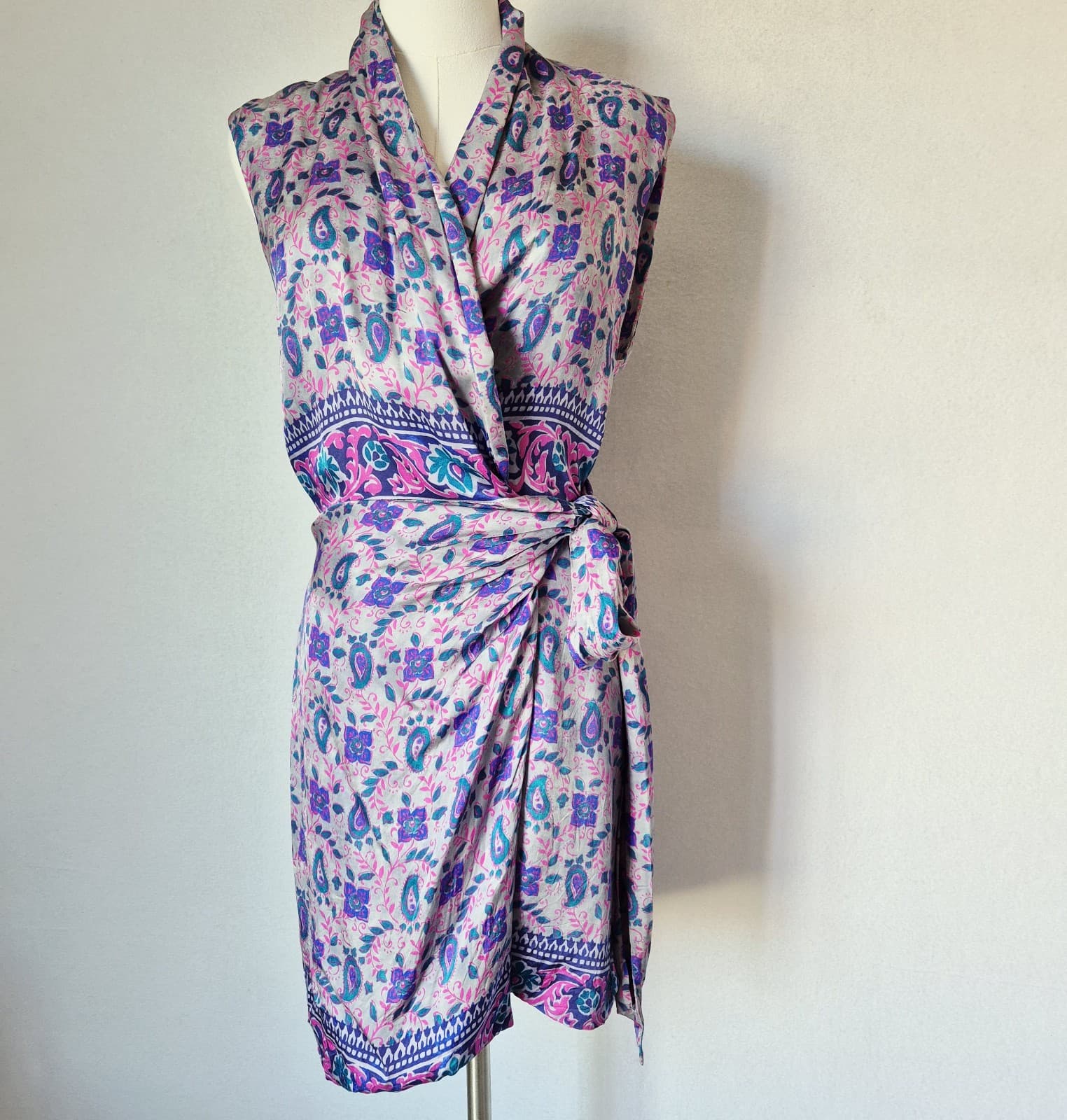 ZARA Paisley Satin Shawl Collar Mini Wrap Dress Side-Tie Sleeveless Purple Sz.S - Thumbnail 3