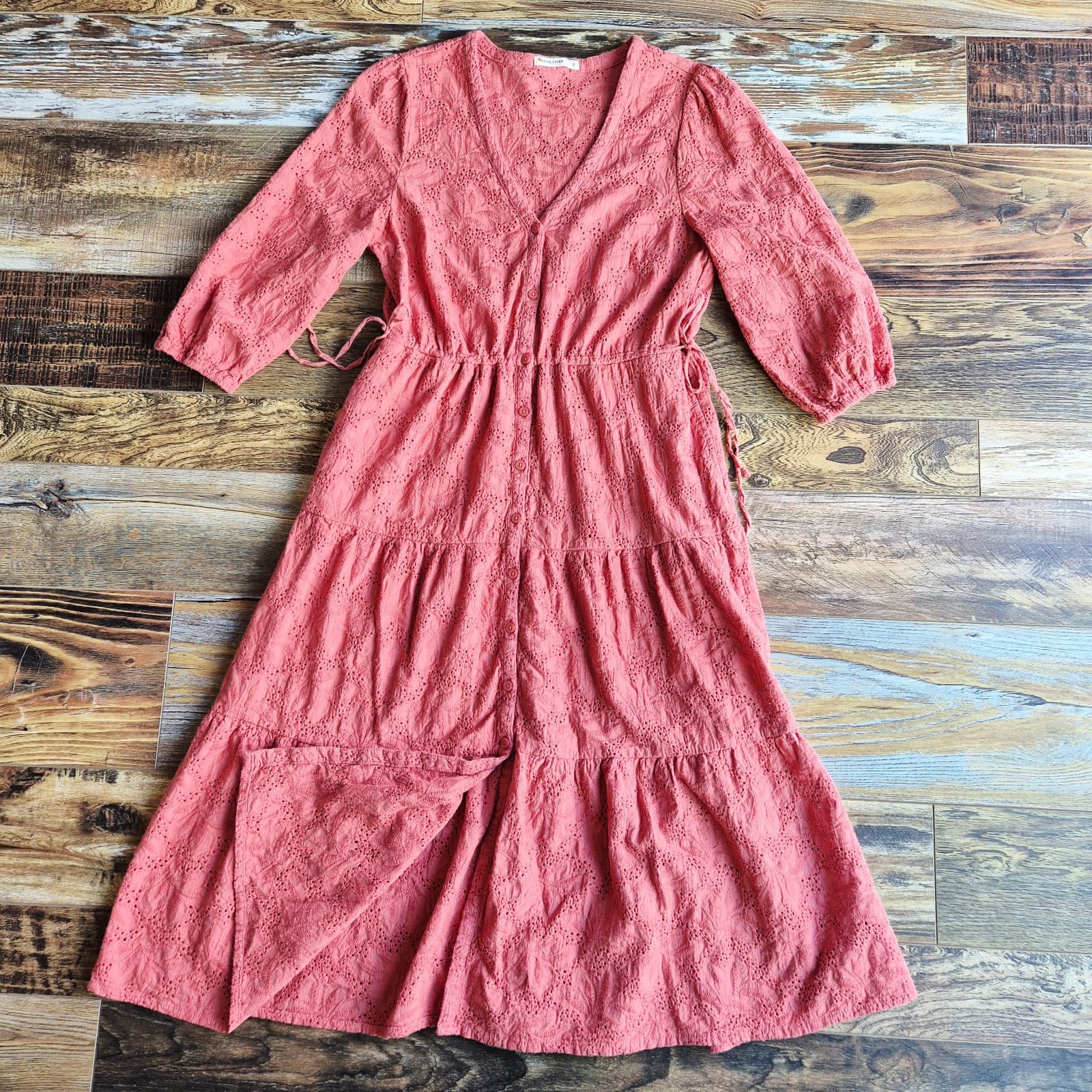 Marine Layer Willow Eyelet Embroidered Tiered Button-Up Midi Dress Coral Sz.S - Thumbnail 10