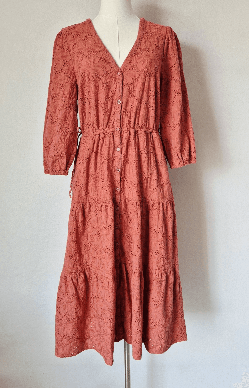 Marine Layer Willow Eyelet Embroidered Tiered Button-Up Midi Dress Coral Sz.S - Thumbnail 3