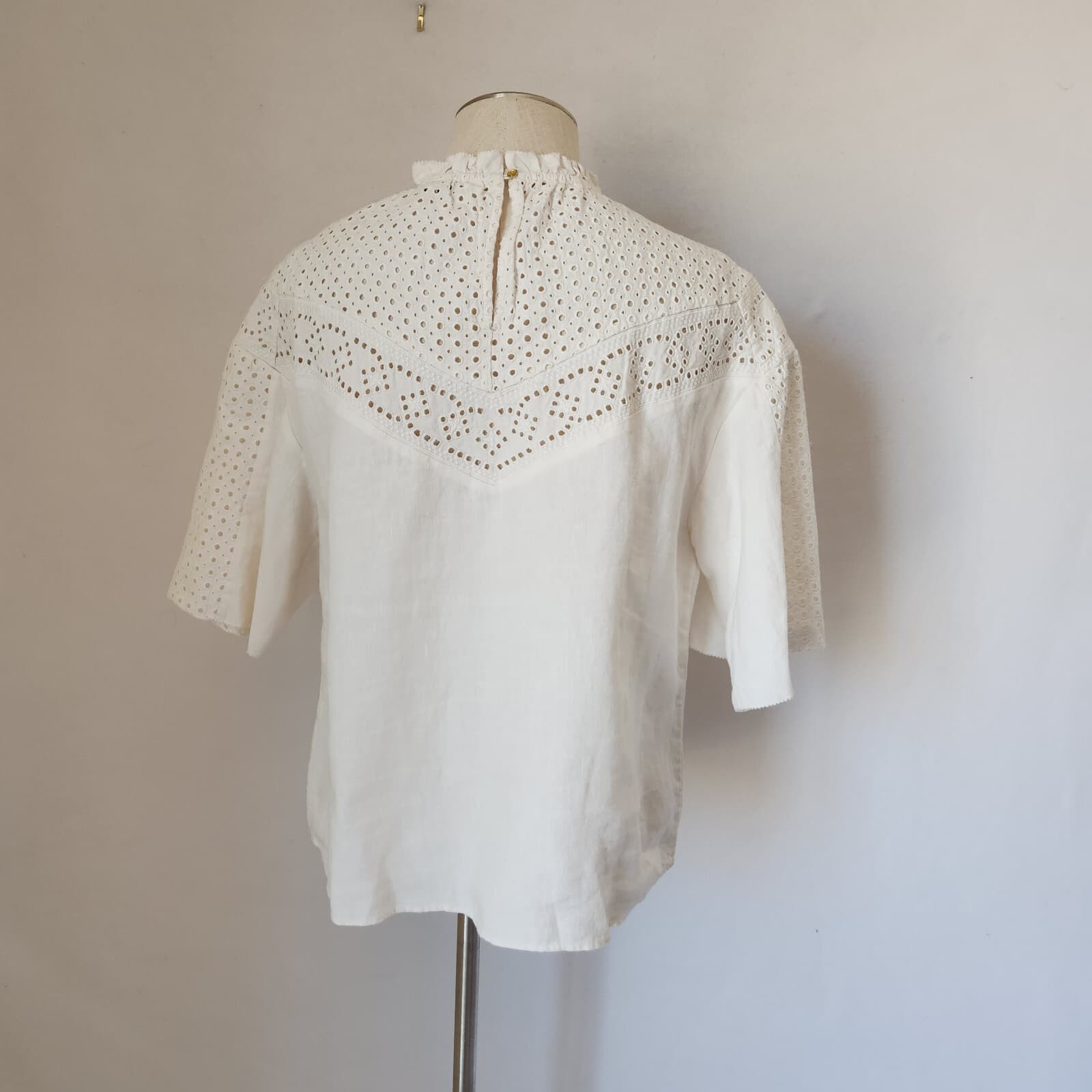 Joie $298 Kamlei Eyelet Yoke Linen Blouse Short Sleeve High Neck Porcelain Sz.L - Thumbnail 9