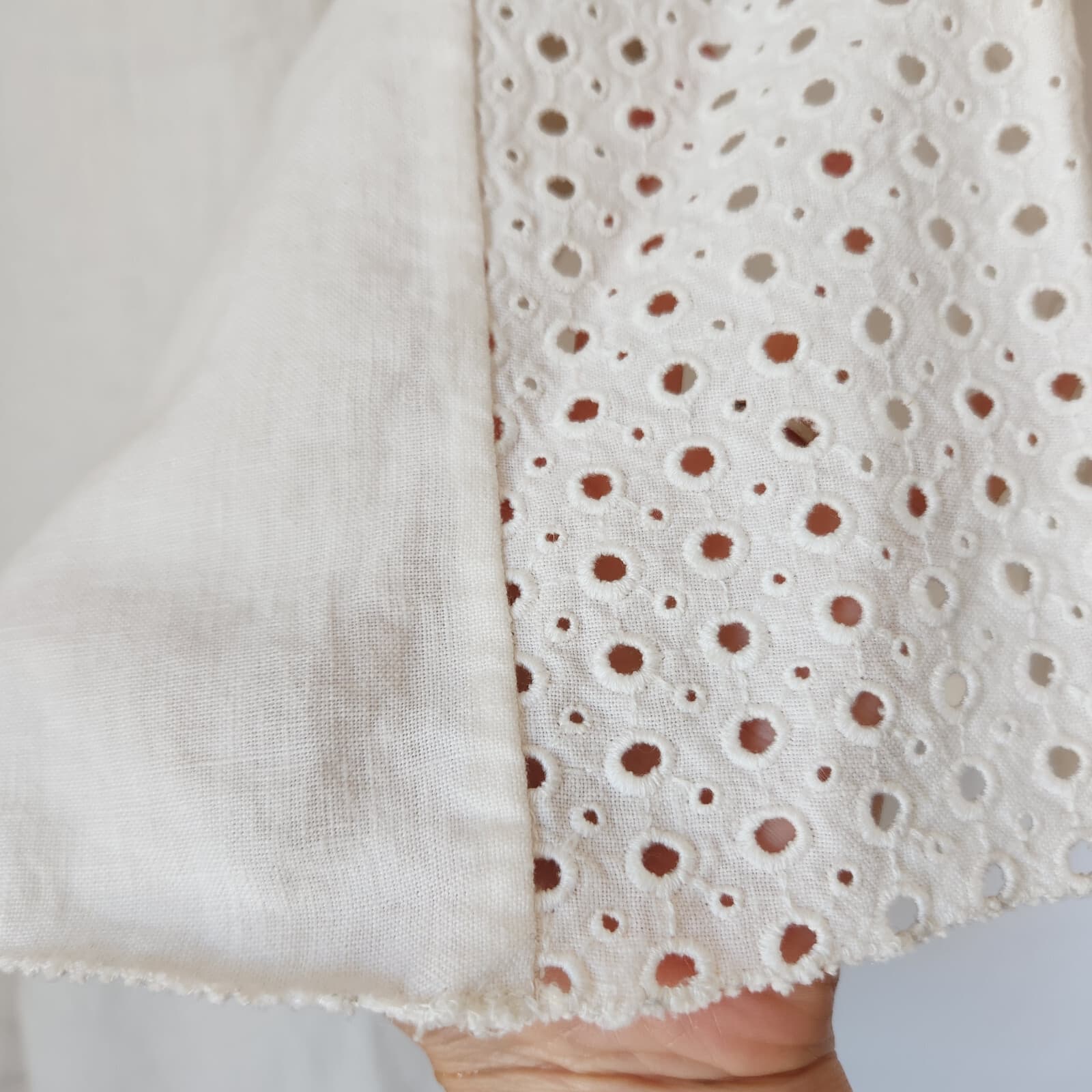 Joie $298 Kamlei Eyelet Yoke Linen Blouse Short Sleeve High Neck Porcelain Sz.L - Thumbnail 7