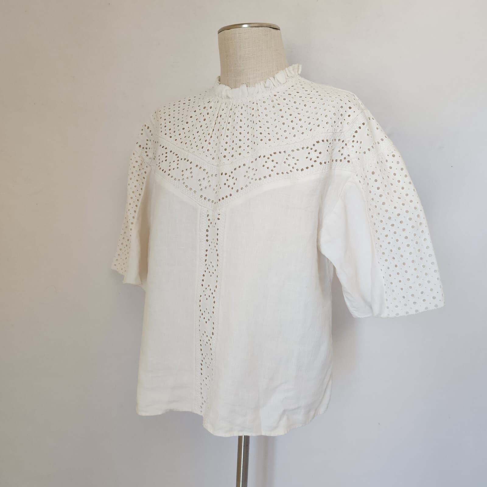 Joie $298 Kamlei Eyelet Yoke Linen Blouse Short Sleeve High Neck Porcelain Sz.L - Thumbnail 5
