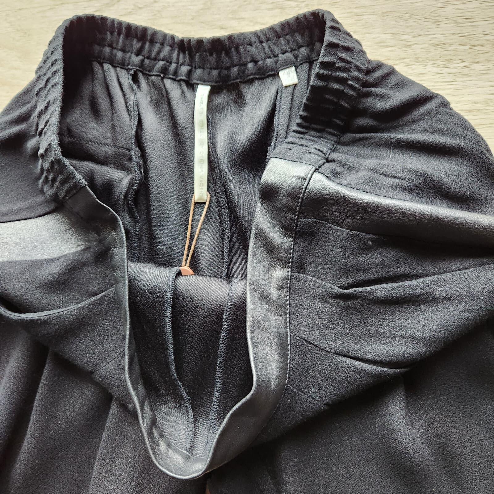 NWT Twelfth Street by Cynthia Vincent Leather Trim Pleat Pants Slim Black Small - Thumbnail 4