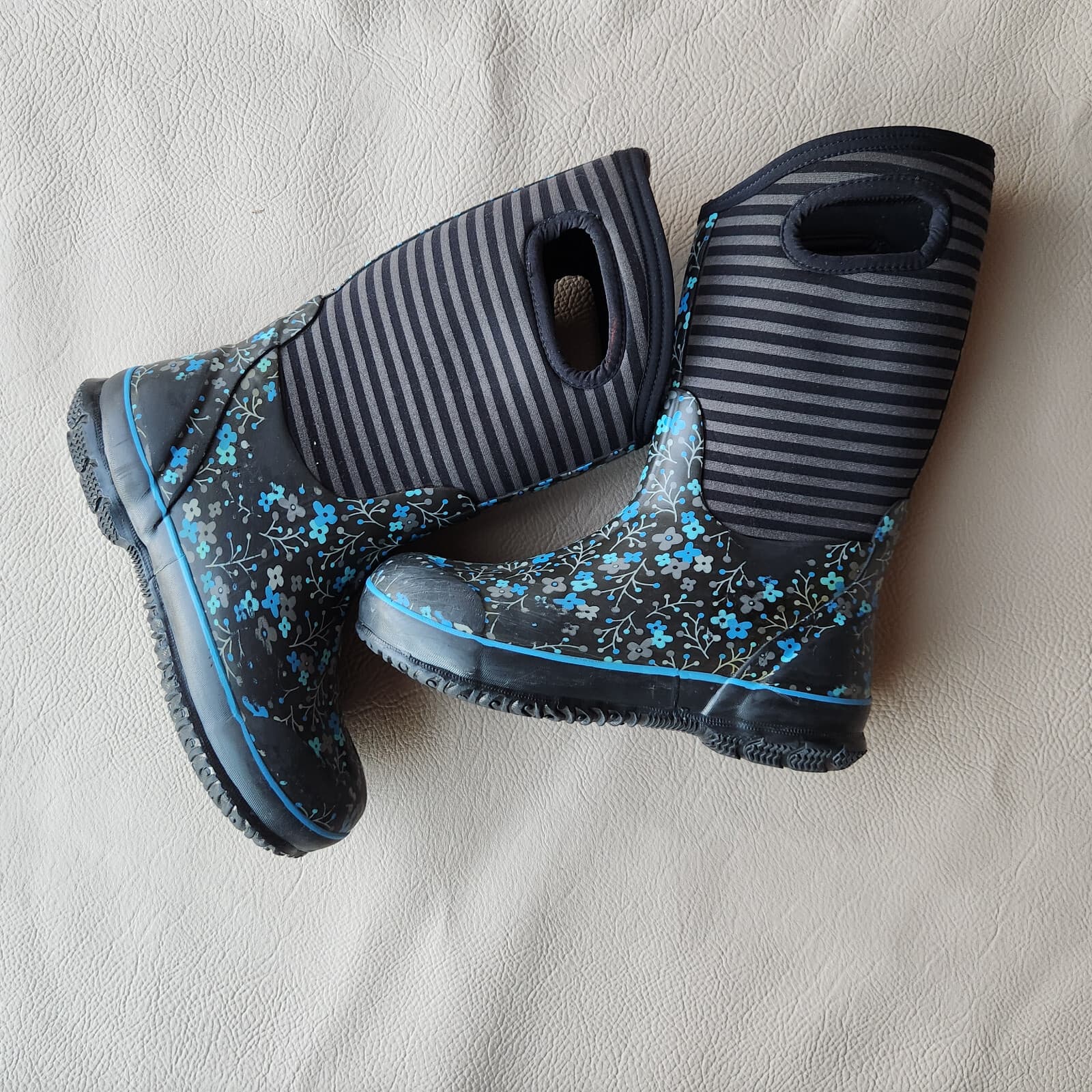 Bogs Classic High Flower Stripe Waterproof Winter Rain Boot Black Blue Youth US4 - Thumbnail 5
