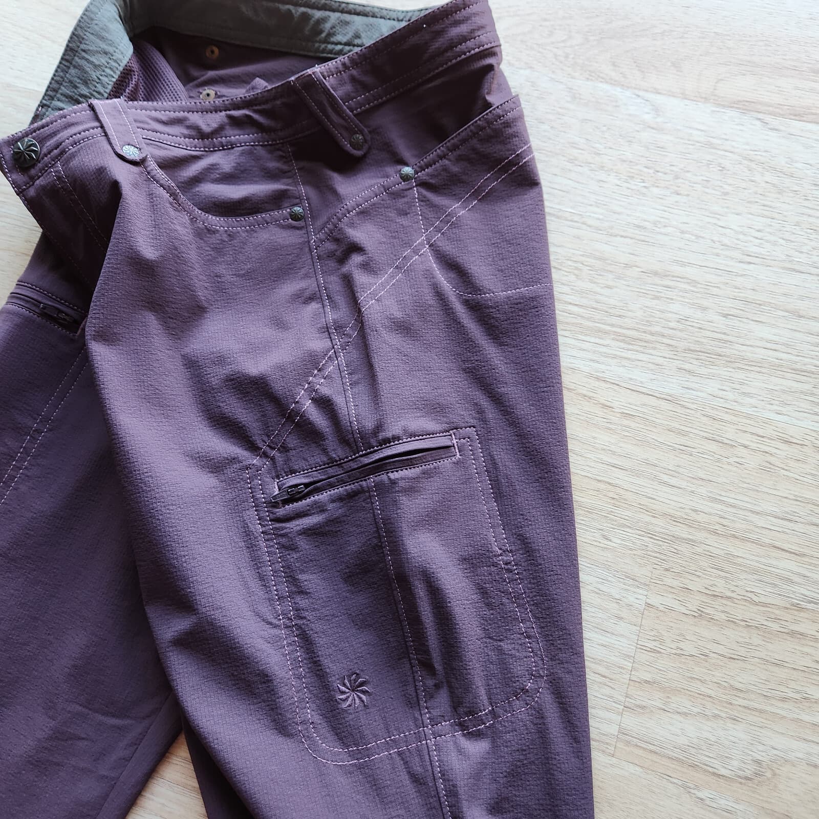 Athleta Women's 4 Hiking Track Cargo Slim Pants Ankle-Zip Stretch Eggplant - Thumbnail 5