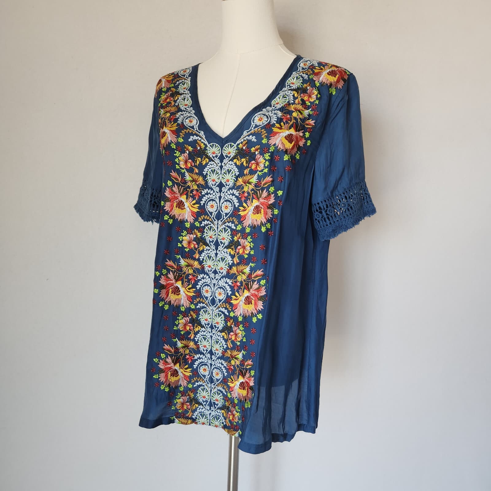Sundance Rossi Floral Embroidered Top Fringe Hem Short Sleeve Cupro Blue Sz.S - Thumbnail 3