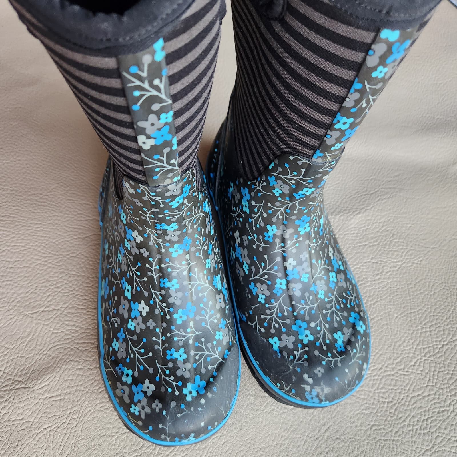 Bogs Classic High Flower Stripe Waterproof Winter Rain Boot Black Blue Youth US4 - Thumbnail 11