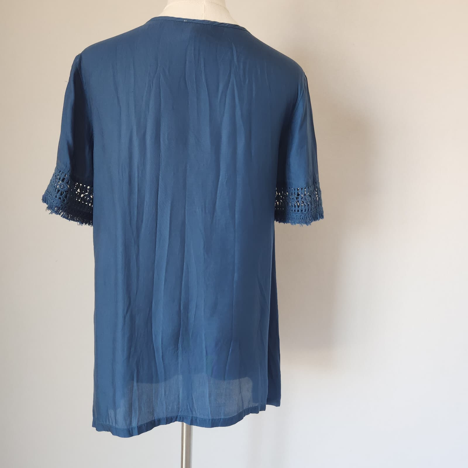 Sundance Rossi Floral Embroidered Top Fringe Hem Short Sleeve Cupro Blue Sz.S - Thumbnail 9
