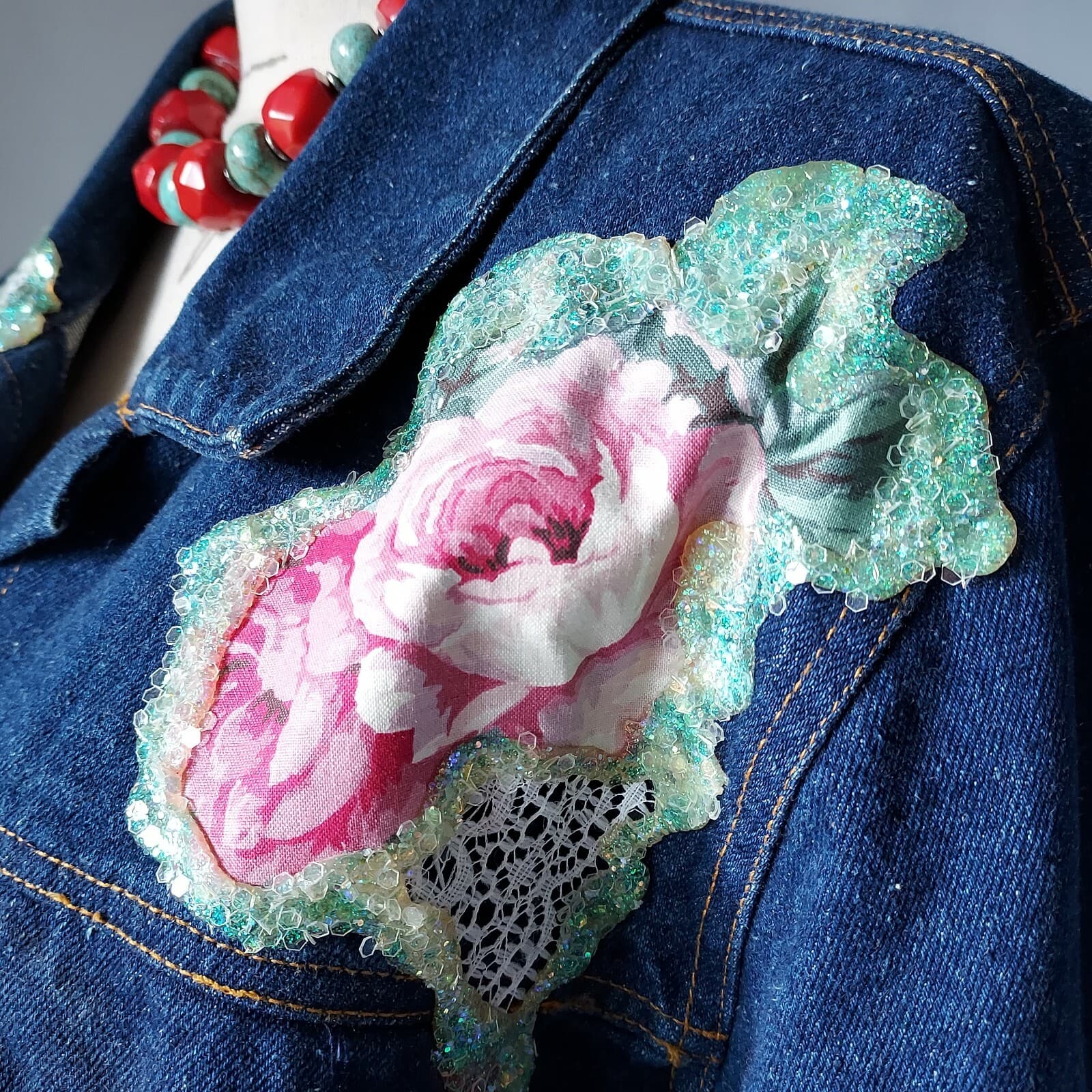 Vintage COACH in Four Seasons ฺBlue Denim Jacket Floral Glitter Embellished Sz.M - Thumbnail 5