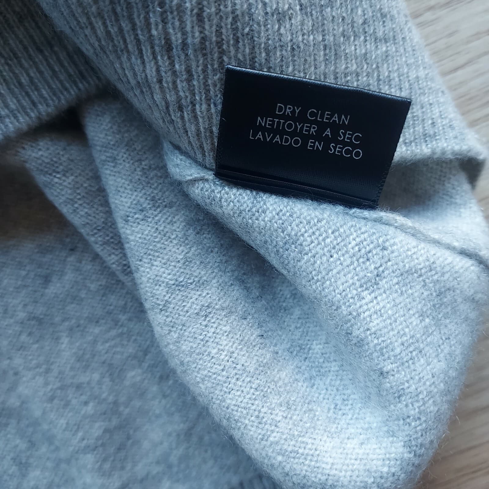 NWoT BADGLEY MISCHKA Bead Embellished Cashmere Sweater Crew Neck Gray Women XL - Thumbnail 12