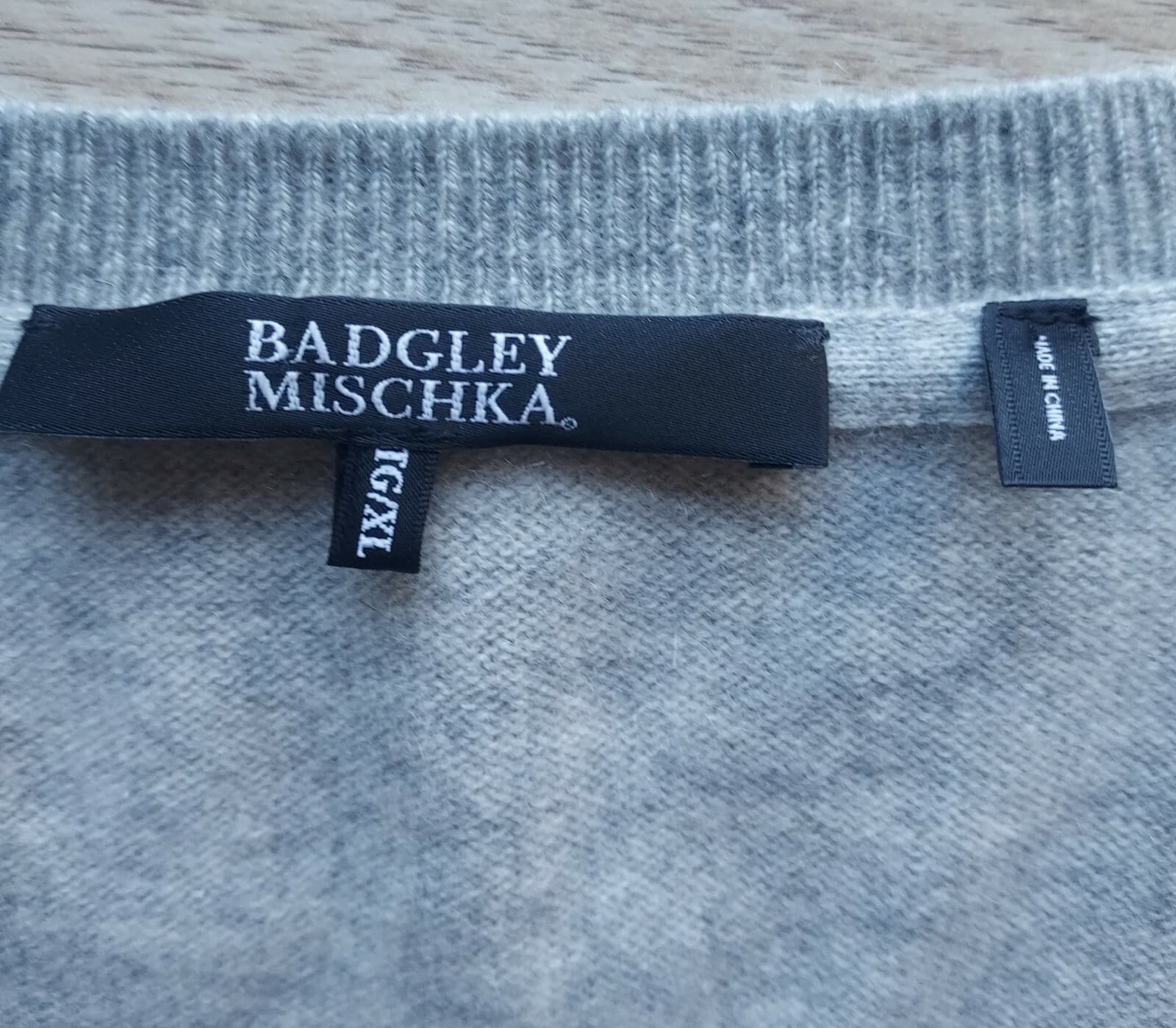 NWoT BADGLEY MISCHKA Bead Embellished Cashmere Sweater Crew Neck Gray Women XL - Thumbnail 10