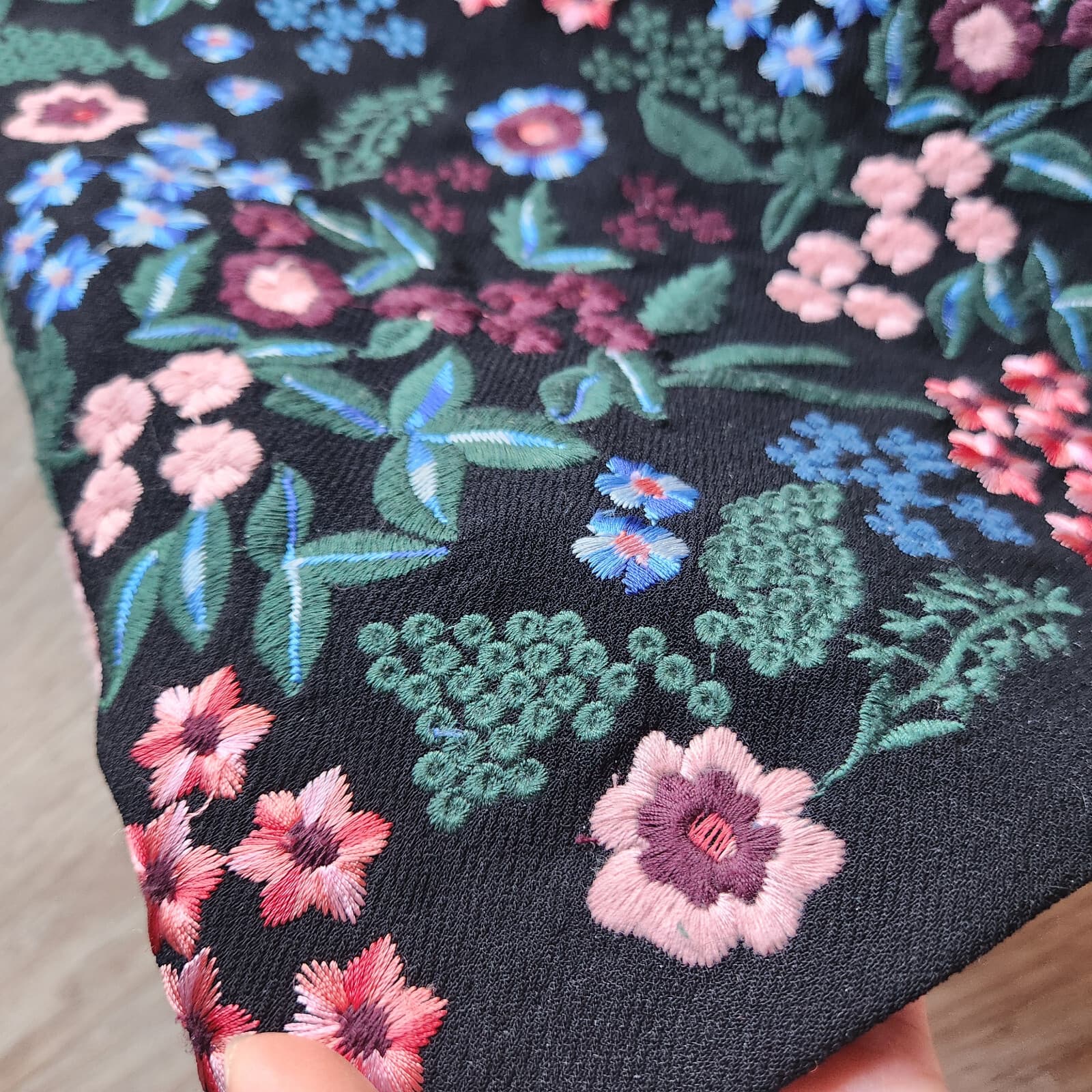 ZARA Floral Embroidered Mini A-Lined Skirt Zip Lined Black Women's M - Thumbnail 3