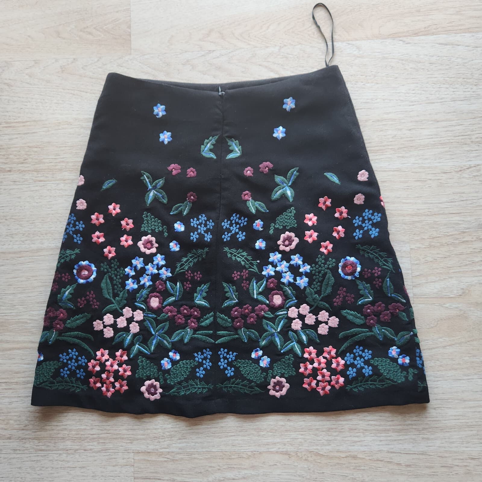 ZARA Floral Embroidered Mini A-Lined Skirt Zip Lined Black Women's M - Thumbnail 2
