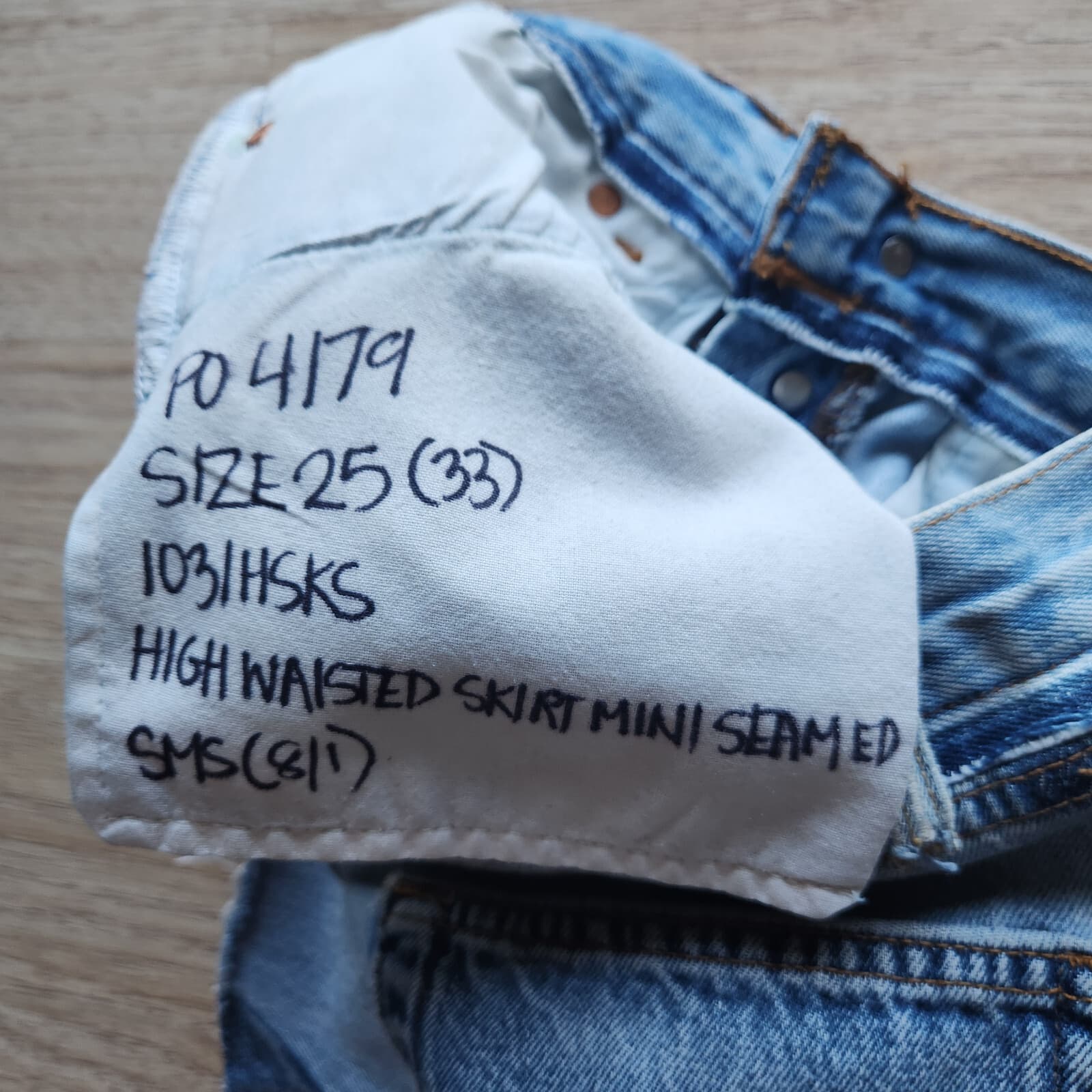 RE/DONE X Levi’s Revolve High Rise Mini Skirt Raw Hem Seamed Indigo Denim Sz.25 - Thumbnail 11