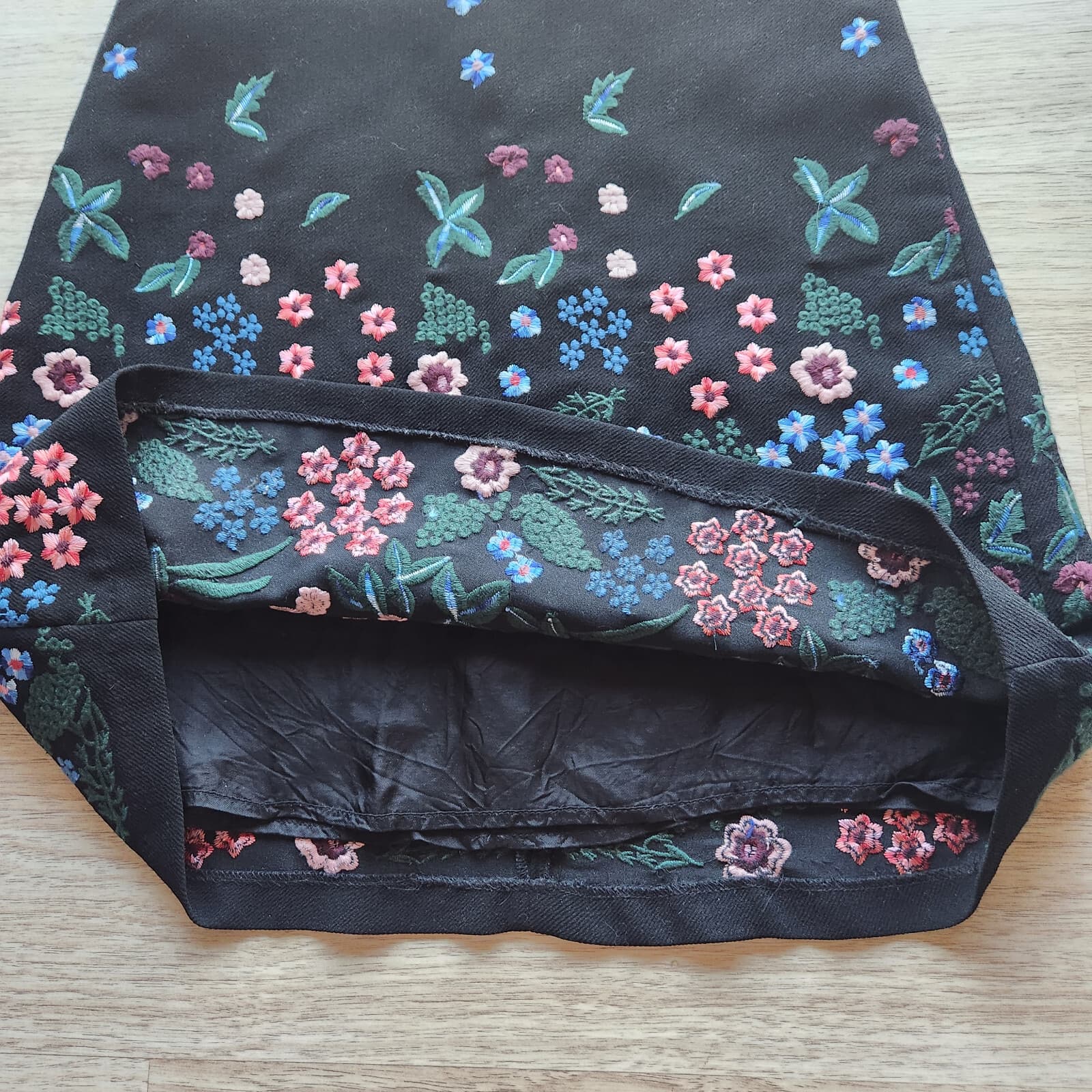 ZARA Floral Embroidered Mini A-Lined Skirt Zip Lined Black Women's M - Thumbnail 5