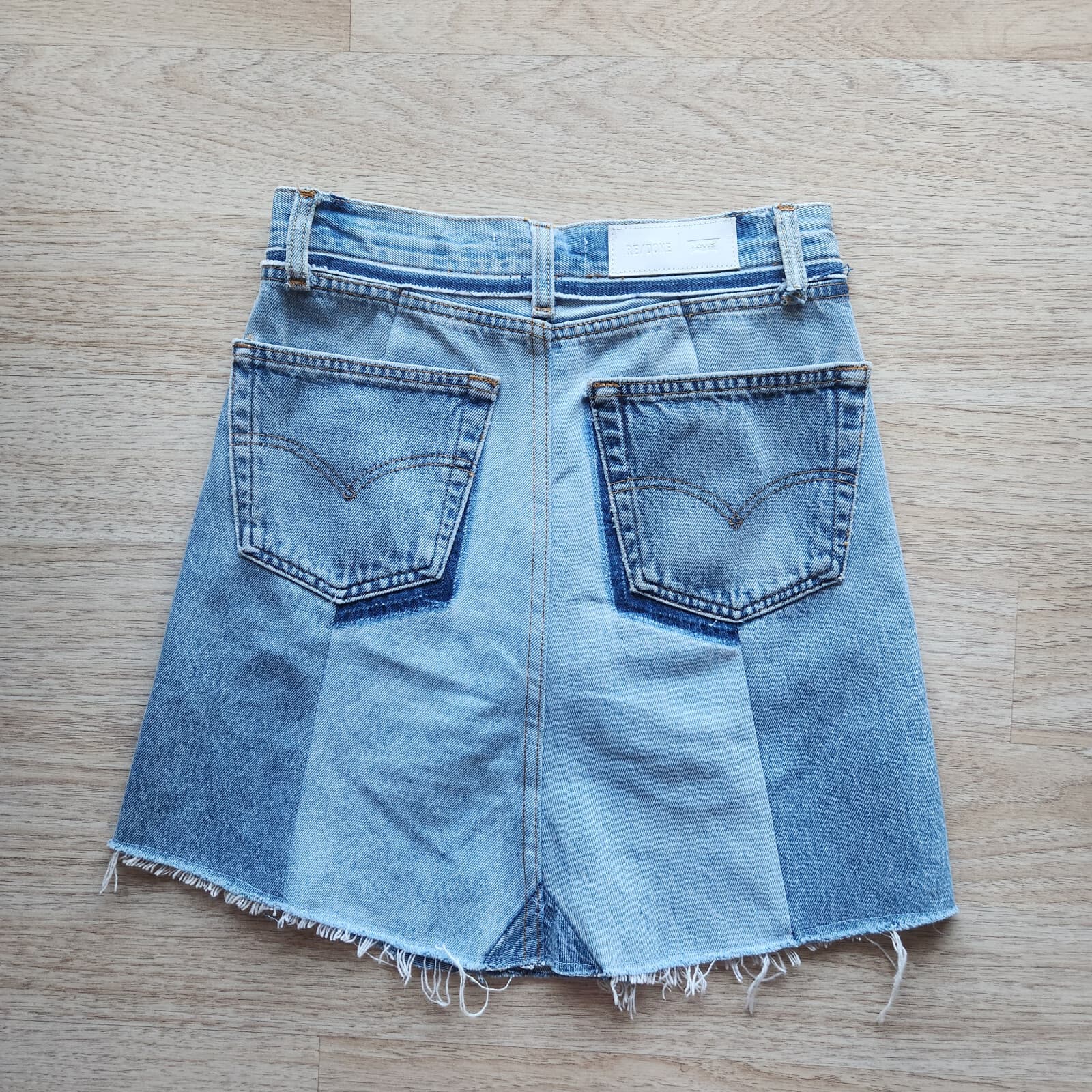 RE/DONE X Levi’s Revolve High Rise Mini Skirt Raw Hem Seamed Indigo Denim Sz.25 - Thumbnail 6
