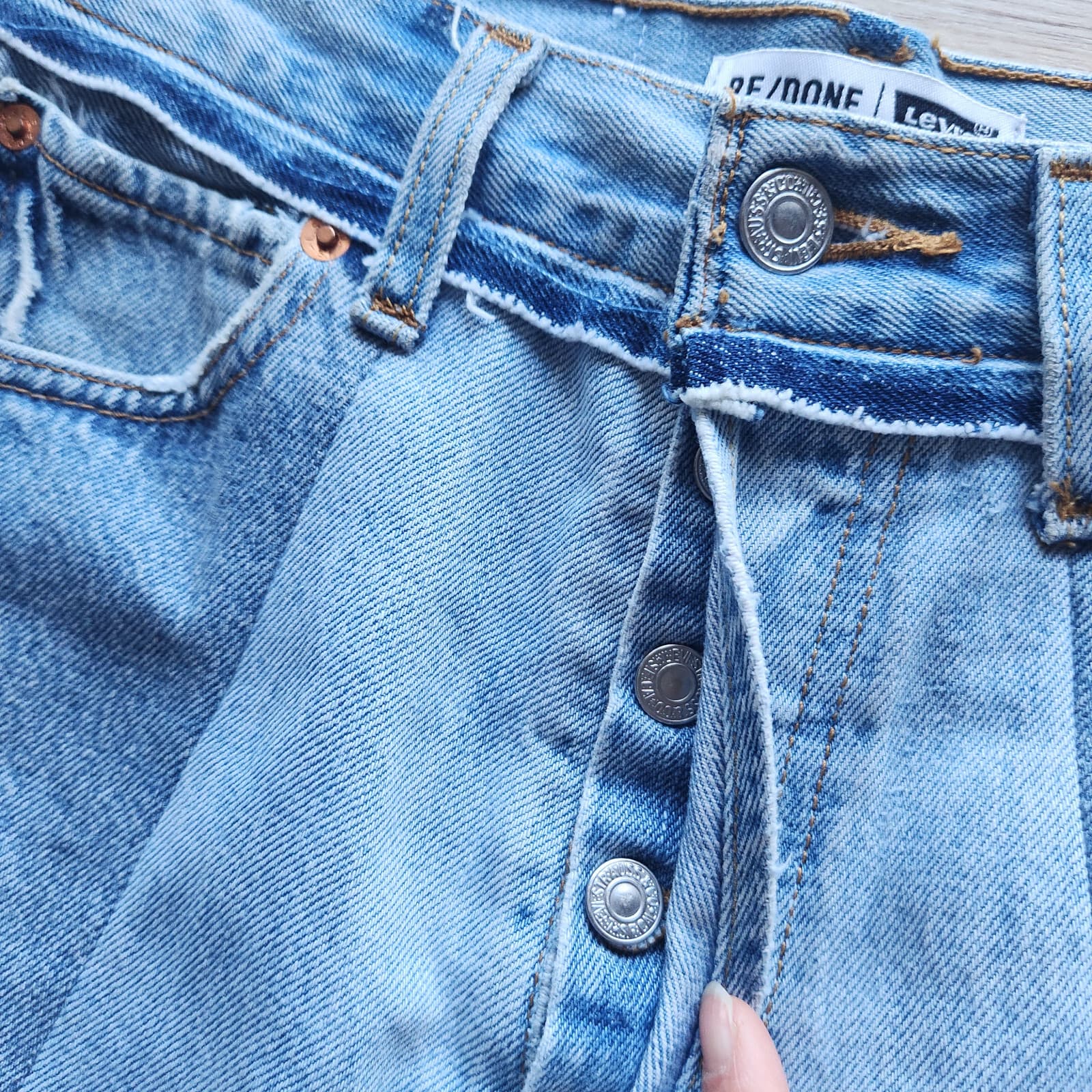 RE/DONE X Levi’s Revolve High Rise Mini Skirt Raw Hem Seamed Indigo Denim Sz.25 - Thumbnail 3