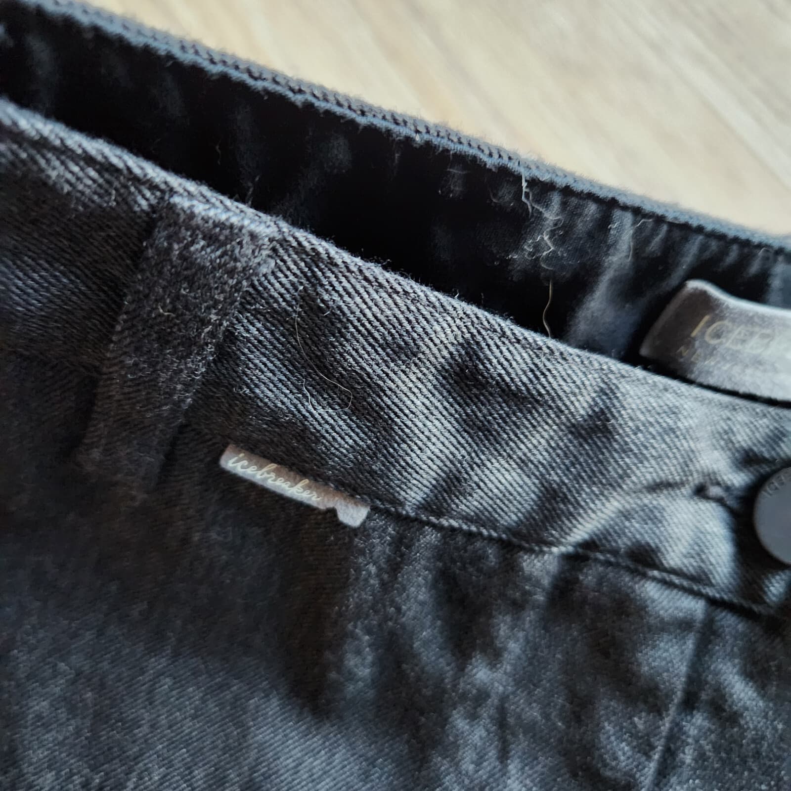 Icebreaker NZ Merino Wool Cotton Chino Shorts Zip Pocket Dark Grey Women's 28 - Thumbnail 3