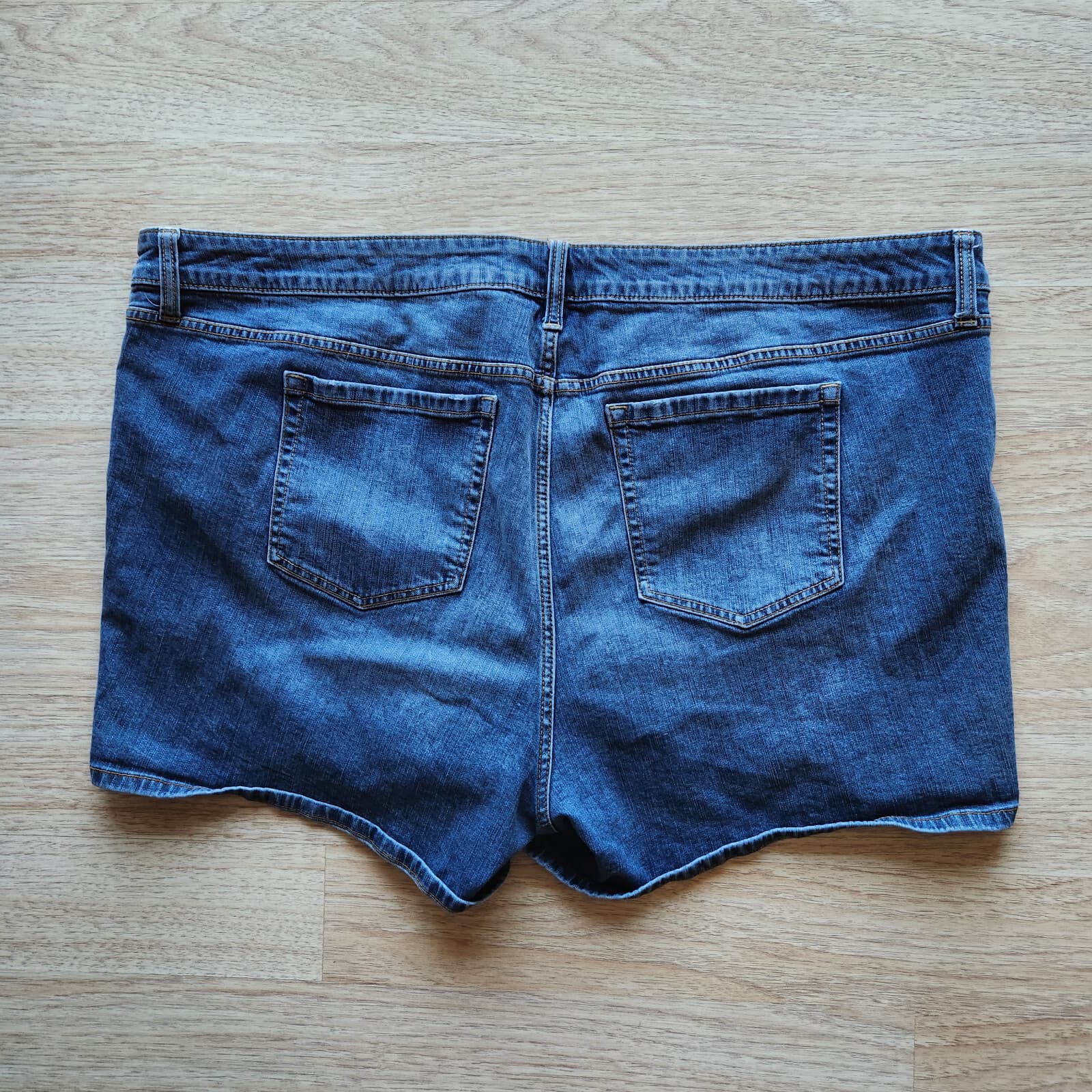 Torrid Distressed Denim Jean Shorts Stretch Blue Cotton Blend Women's 26 (4X) - Thumbnail 3