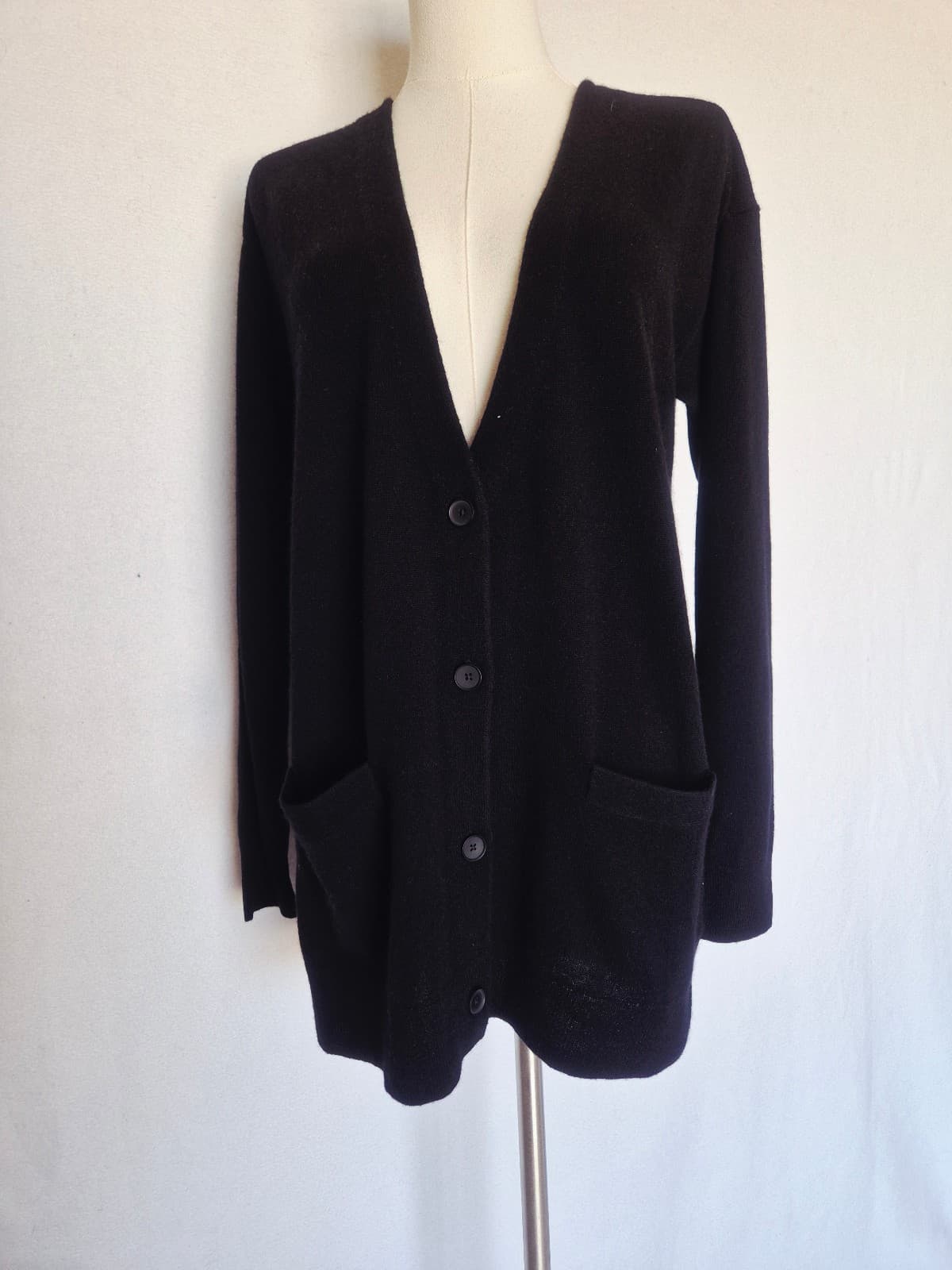 NWoT EVERLANE 100% Cashmere V-Neck Cardigan Button Pocket Black Women's S - Thumbnail 5