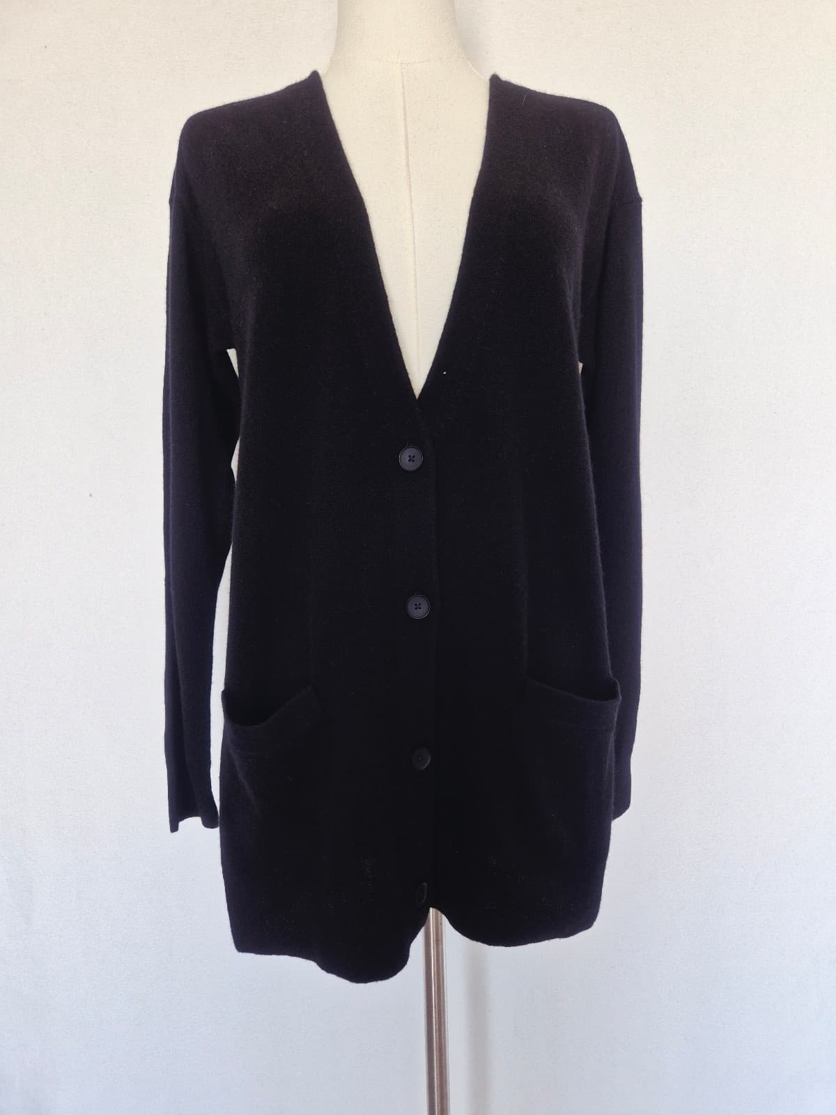 NWoT EVERLANE 100% Cashmere V-Neck Cardigan Button Pocket Black Women's S - Thumbnail 2