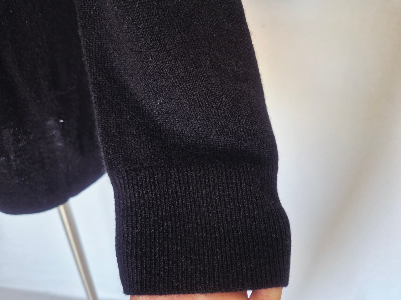 NWoT EVERLANE 100% Cashmere V-Neck Cardigan Button Pocket Black Women's S - Thumbnail 6