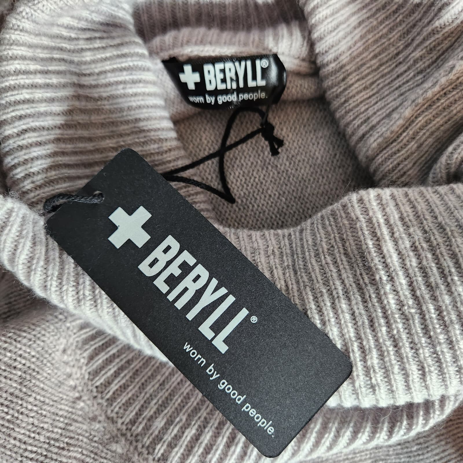 NWT +Beryll 100% Cashmere Cowl Neck Sweather Pullover Grey One Size *with Holes* - Thumbnail 7