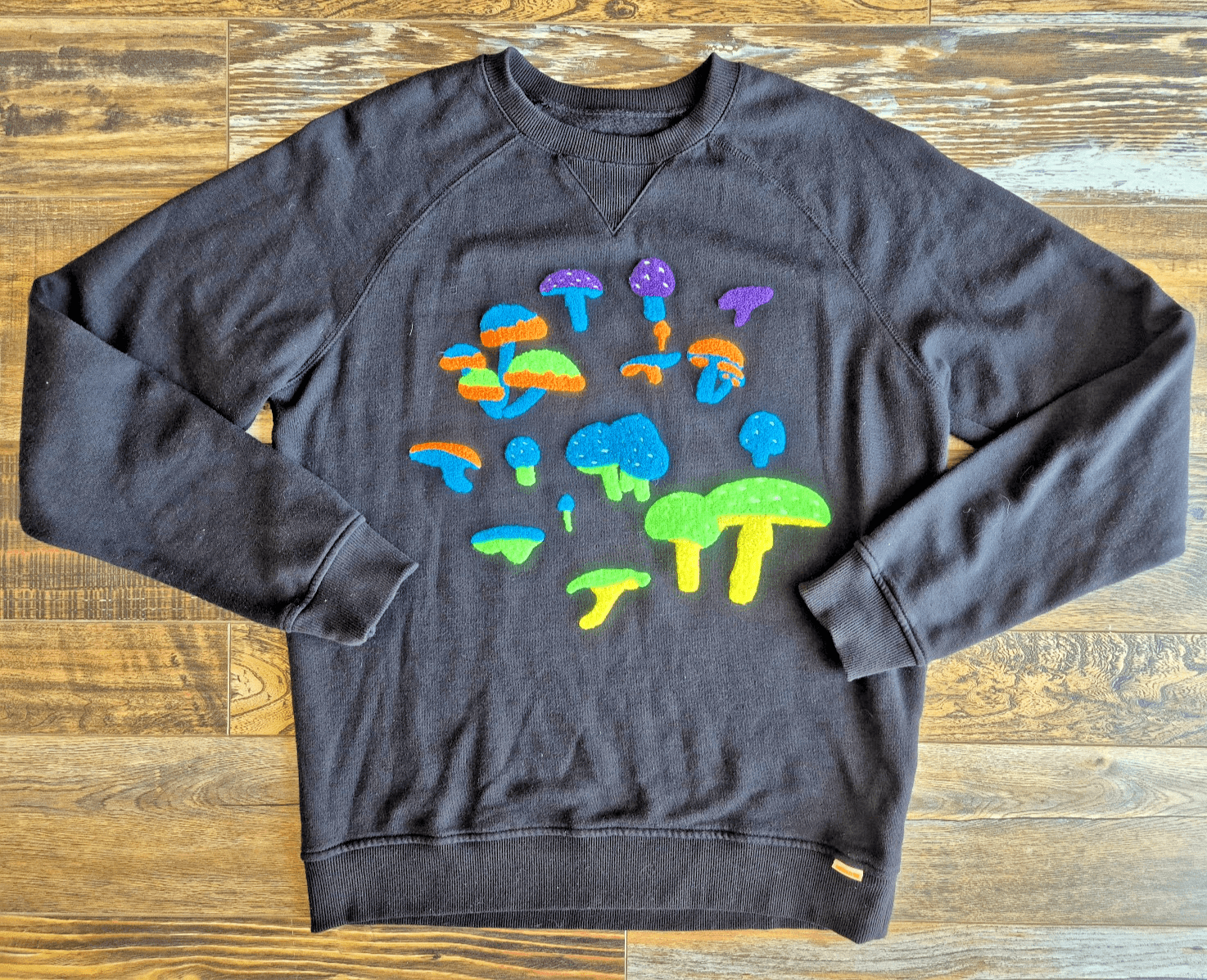 AMBSN x Modest Mouse Mushroom Embroidered Crewneck Sweatshirt Black Men's M