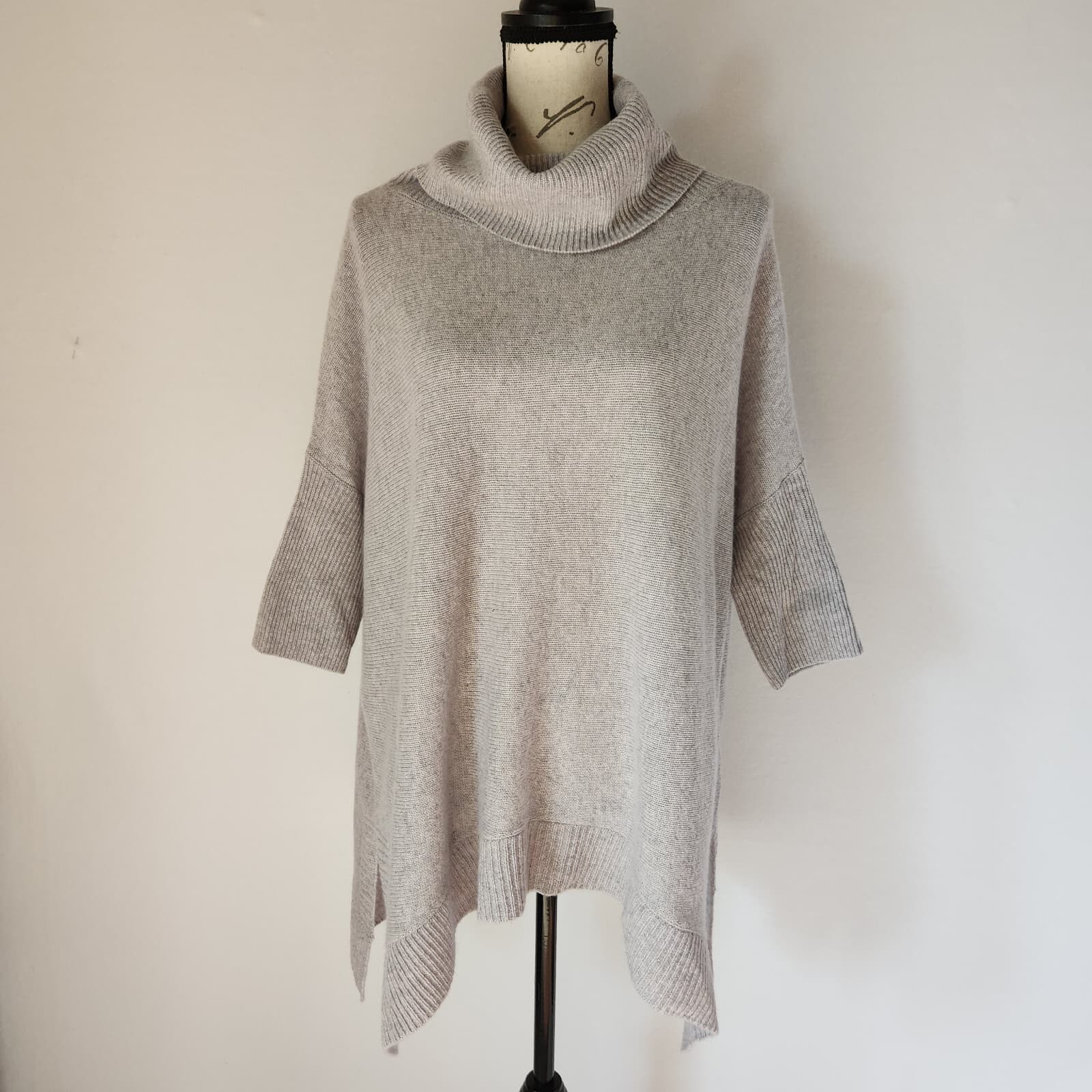 NWT +Beryll 100% Cashmere Cowl Neck Sweather Pullover Grey One Size *with Holes* - Thumbnail 3