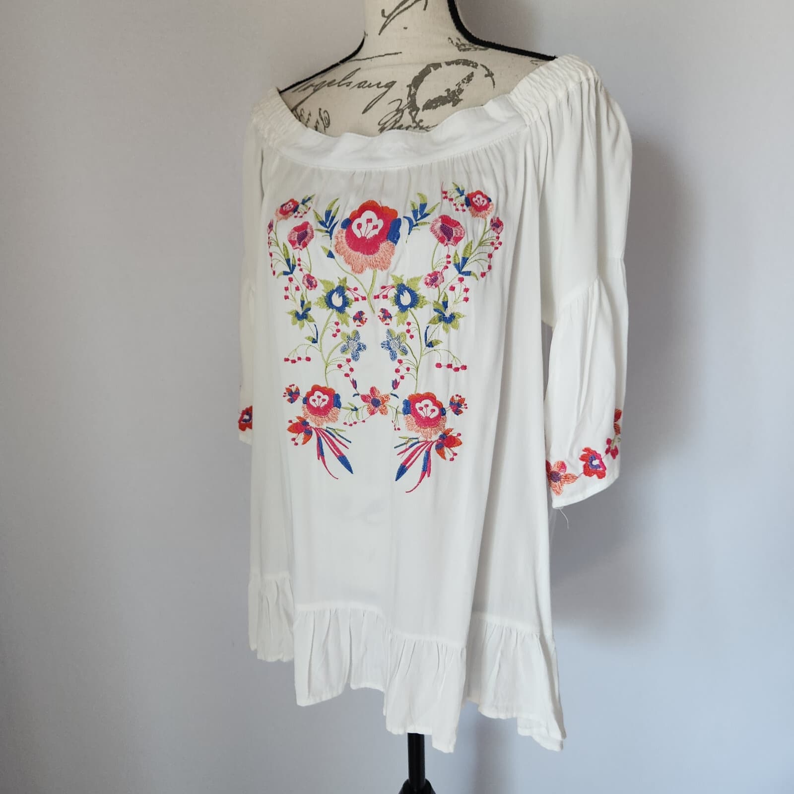 Umgee Floral Embroidered Off Shoulder Blouse Ruffle Hem 3/4 Sleeve White Sz.1XL - Thumbnail 2