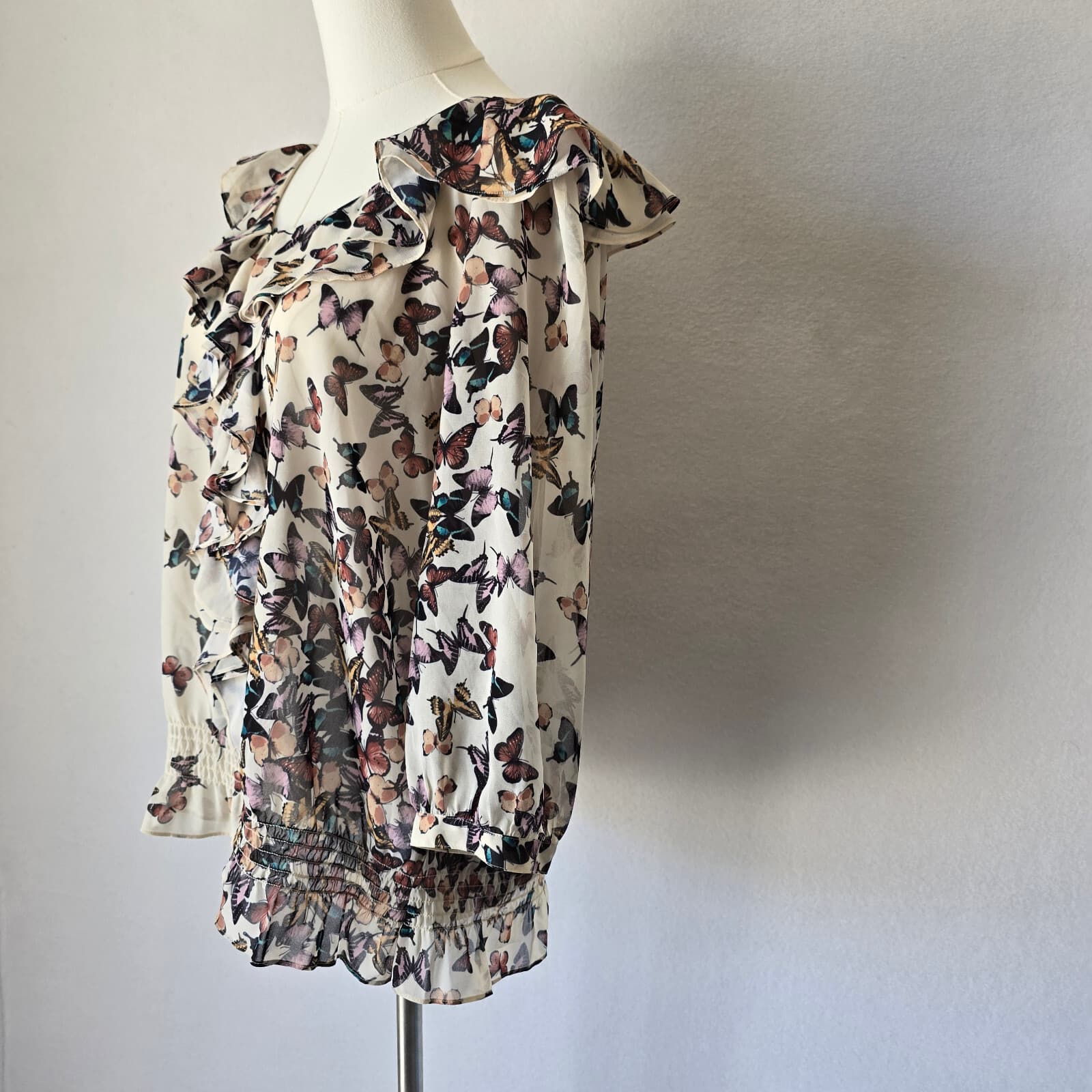Ted Baker London Butterfly Printed Ruffle Sheer Chiffon Blouse Cream Sz.3 (8) - Thumbnail 3