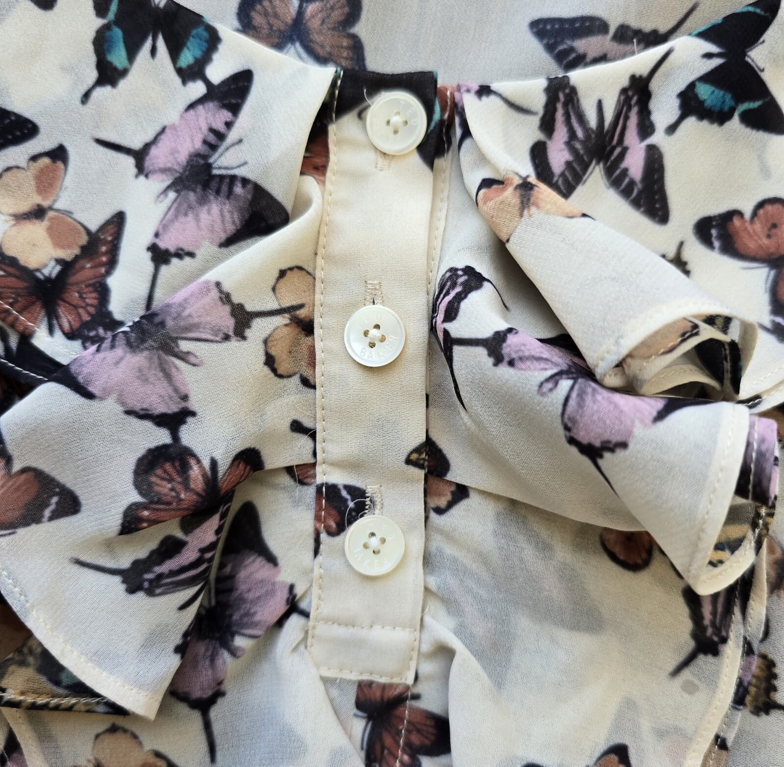Ted Baker London Butterfly Printed Ruffle Sheer Chiffon Blouse Cream Sz.3 (8) - Thumbnail 8