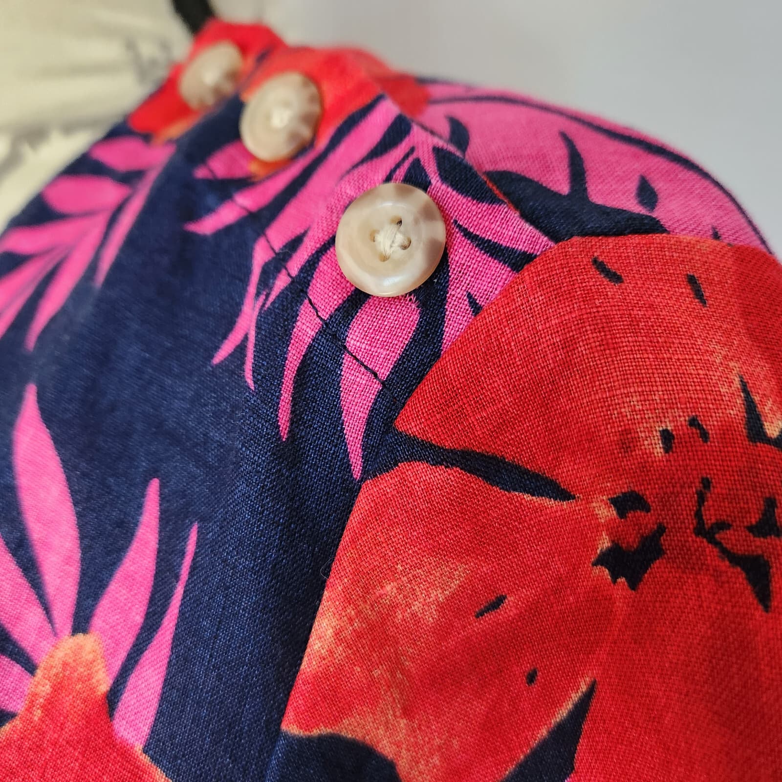 EUC Lands' End 100% Linen Floral Summer Blouse Short Sleeve Pink Blue Women's L - Thumbnail 3
