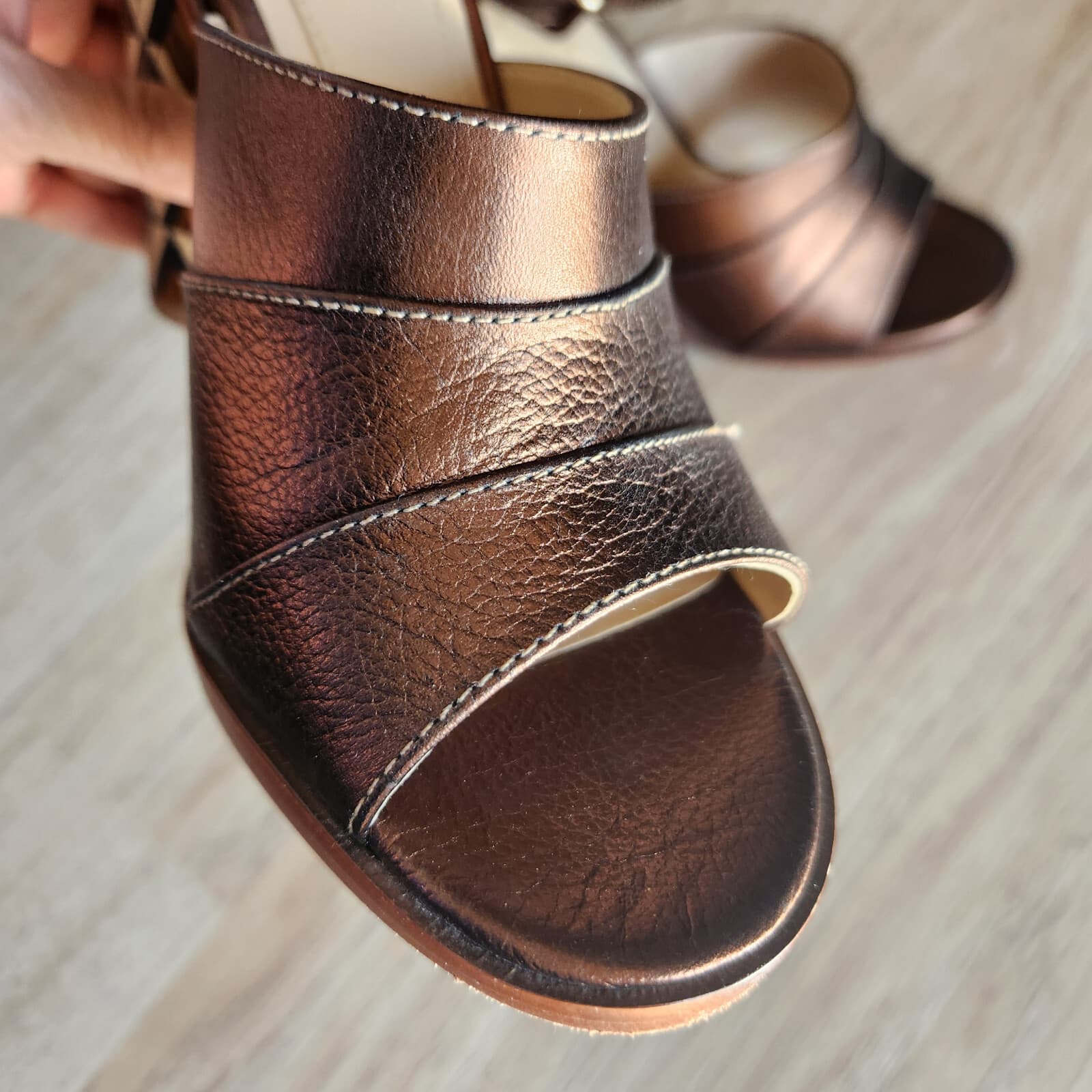 Brian Atwood B-Brandy 4" Wood Block Heel Sandal Ankle Strap Bronze Leather US7 - Thumbnail 4