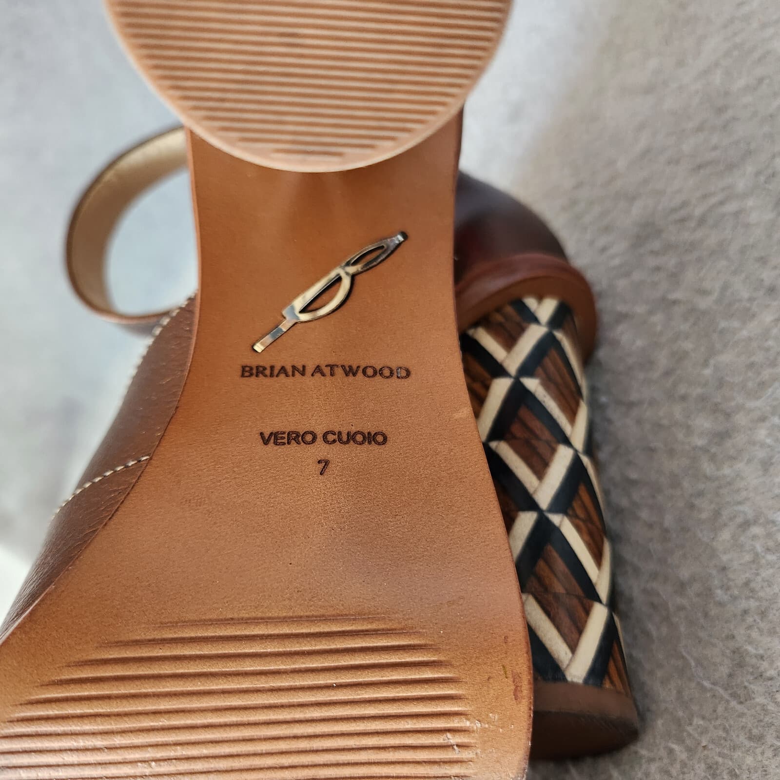 Brian Atwood B-Brandy 4" Wood Block Heel Sandal Ankle Strap Bronze Leather US7 - Thumbnail 15
