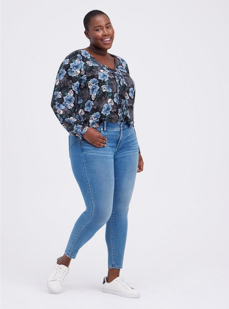 Torrid Georgette Pintuck Button-Front Blouse Long Sleeve Skull Rose Black Sz.2 - Thumbnail 3