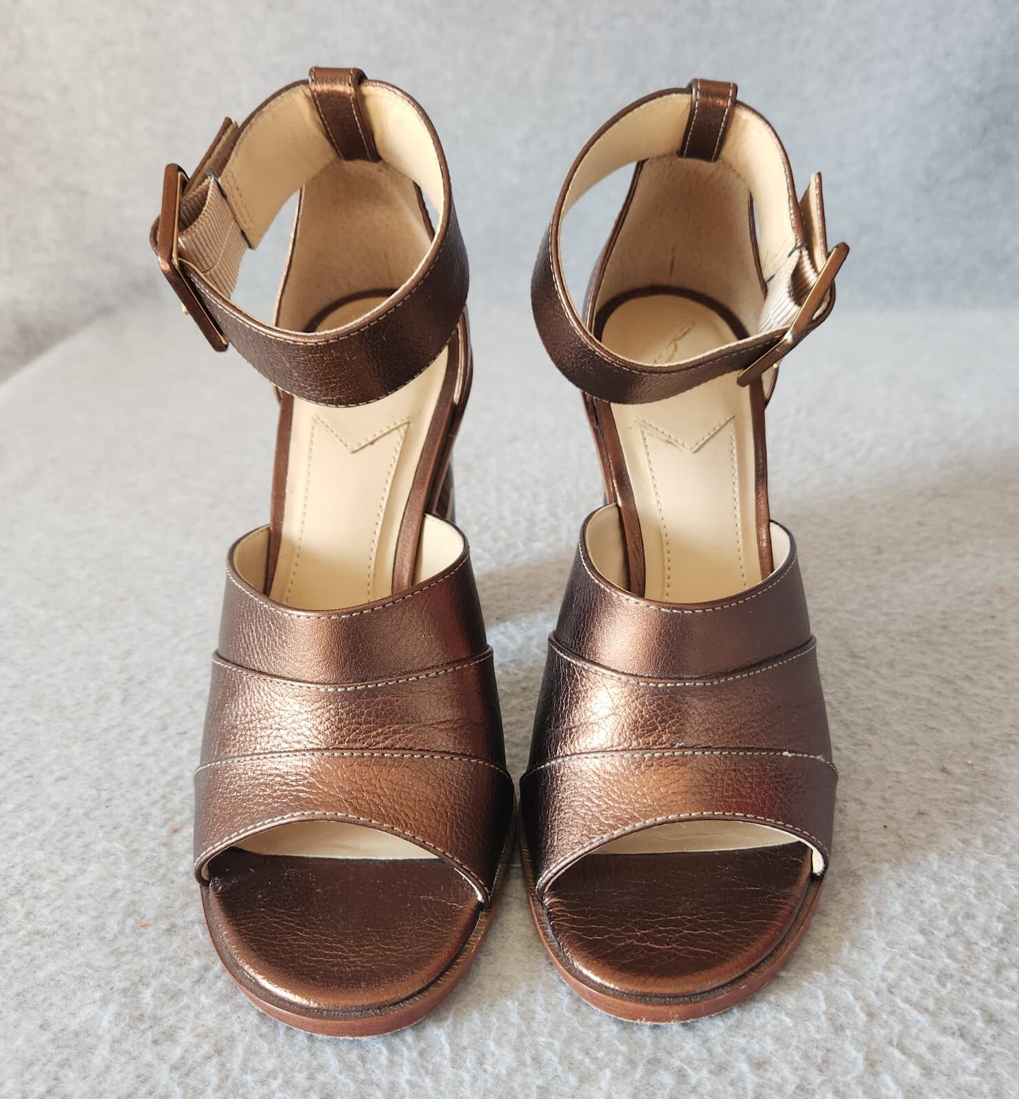 Brian Atwood B-Brandy 4" Wood Block Heel Sandal Ankle Strap Bronze Leather US7 - Thumbnail 5